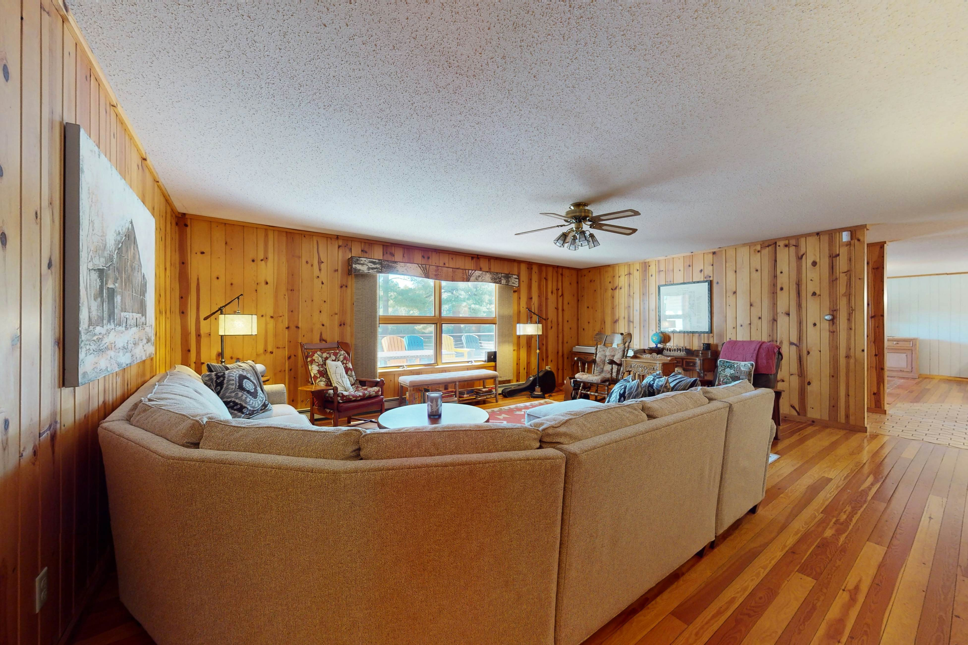 Soaring Pines Lakeside