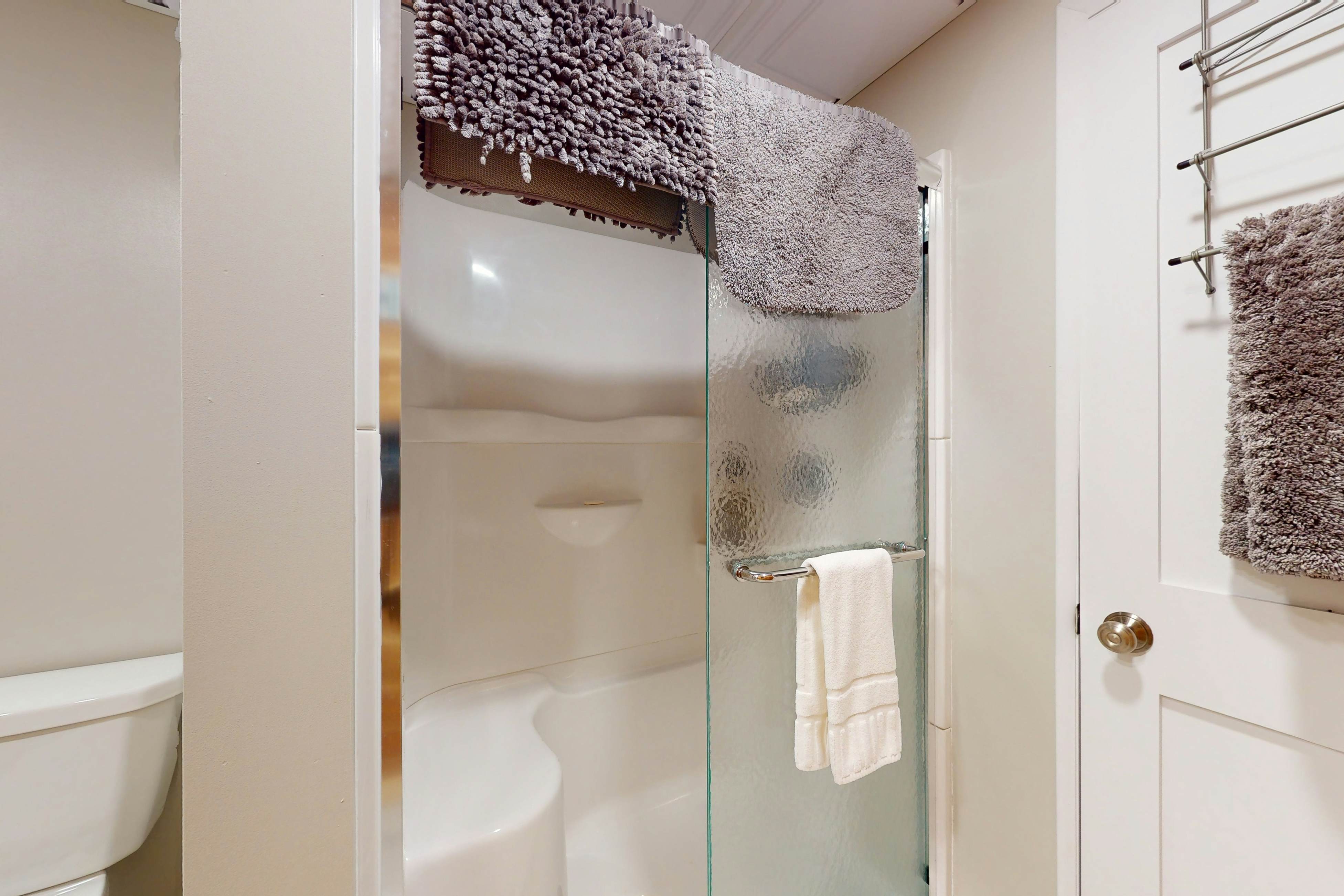 Soaring Pines Lakeside