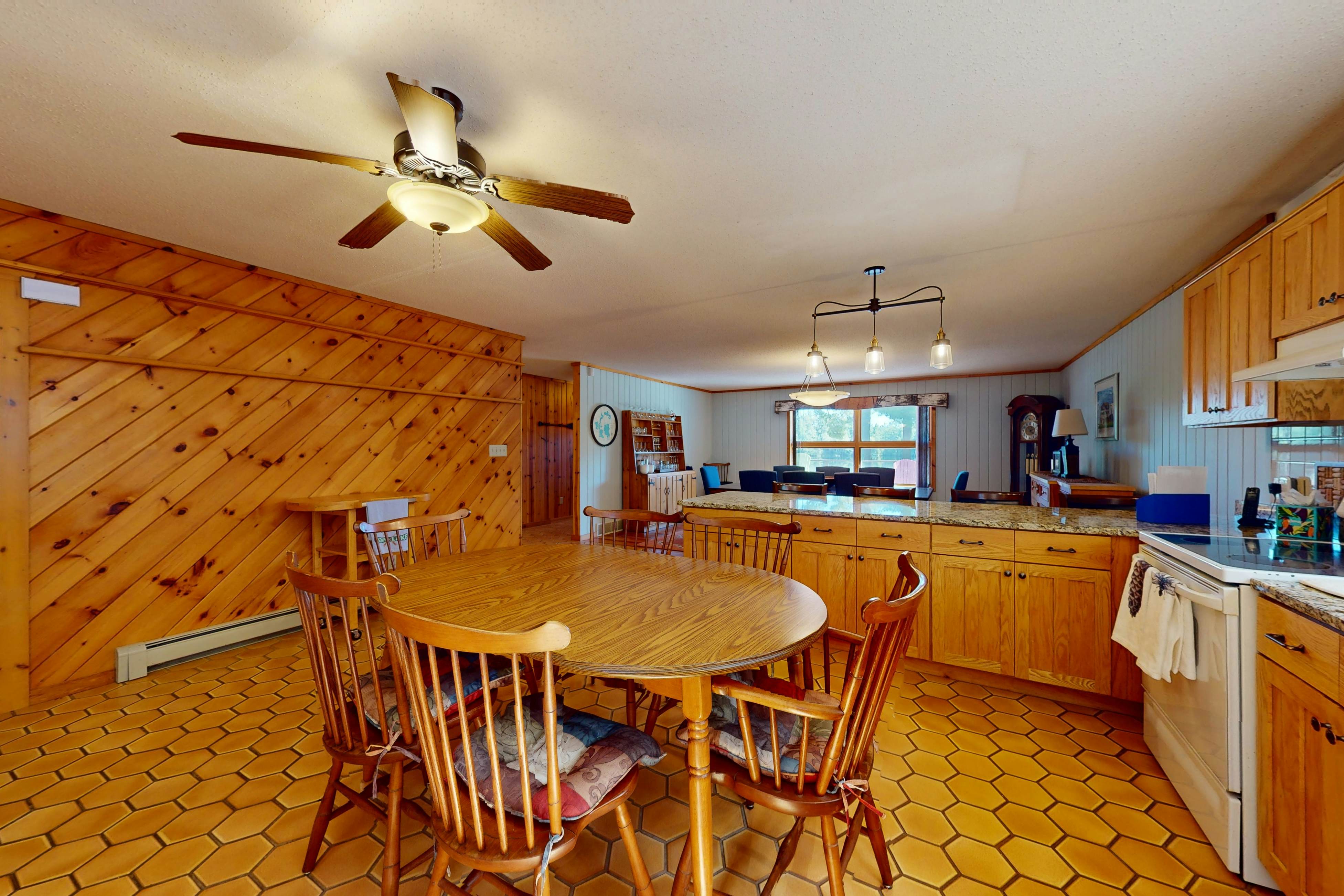 Soaring Pines Lakeside