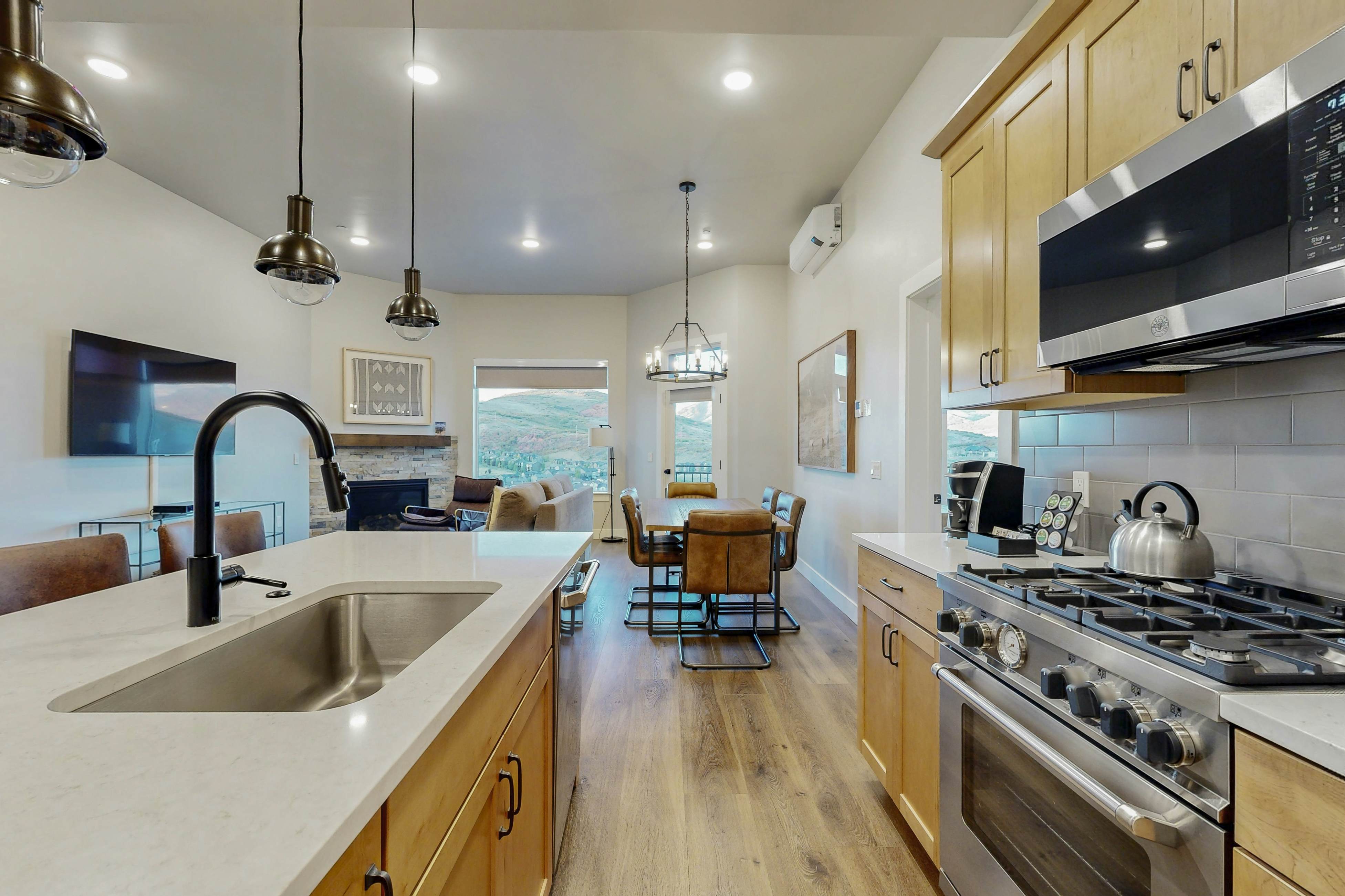 301AB - Black Rock Mountain Resort