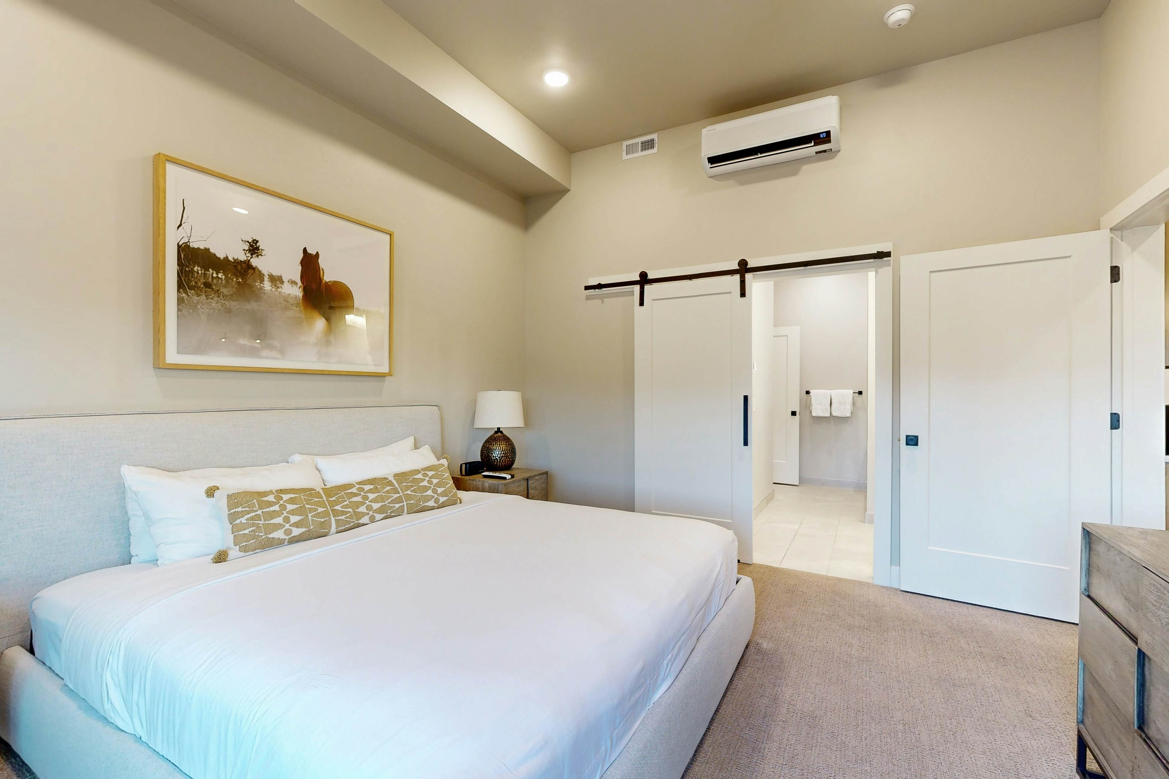 301A - Black Rock Mountain Resort