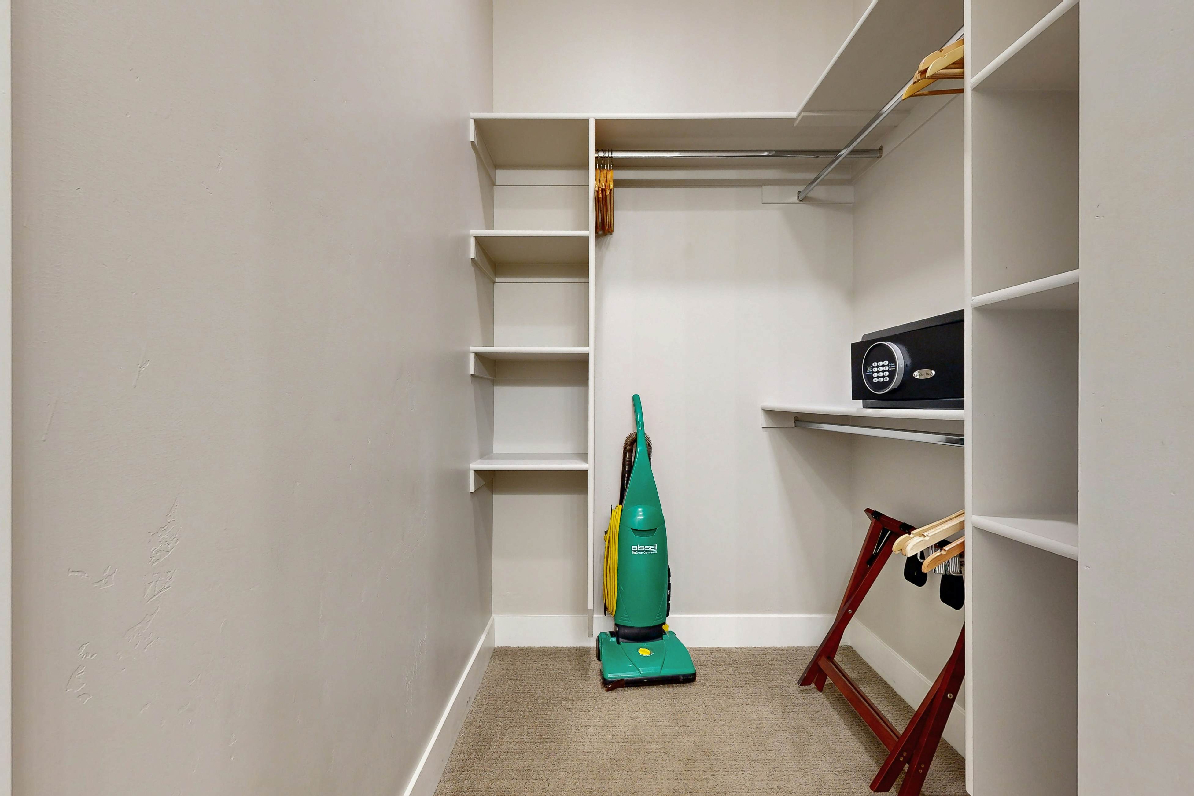 301A - Black Rock Mountain Resort