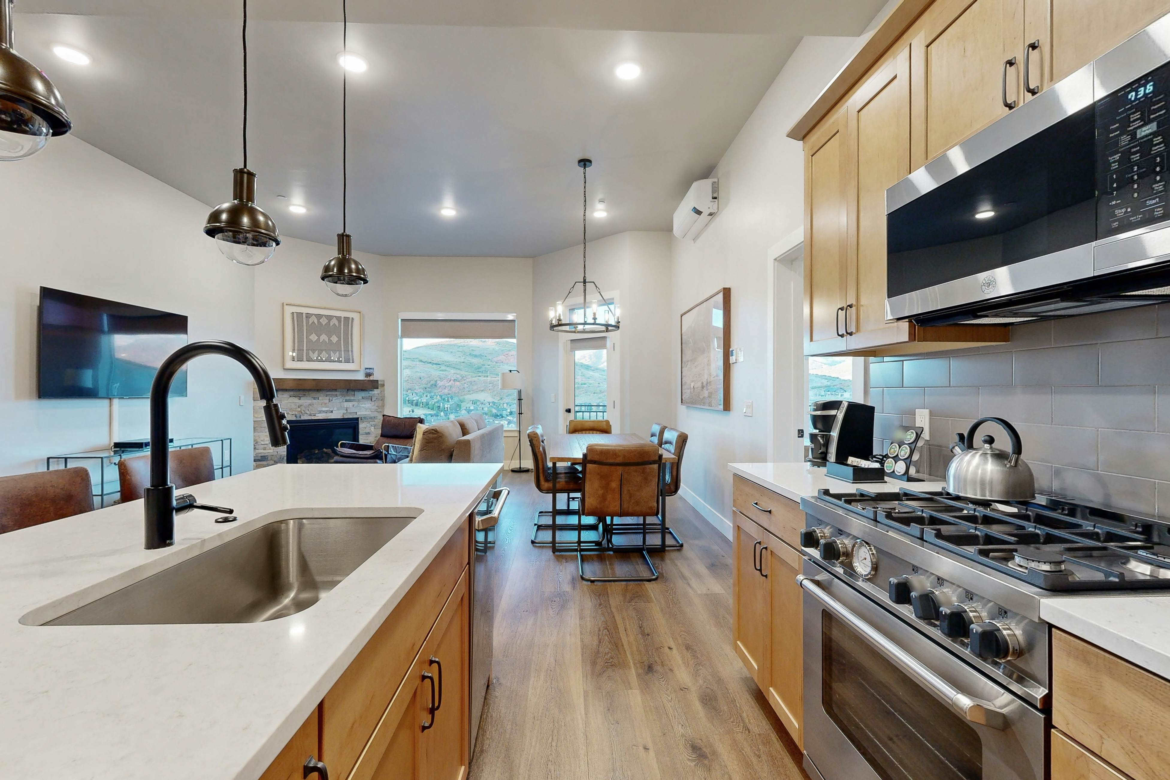 301A - Black Rock Mountain Resort