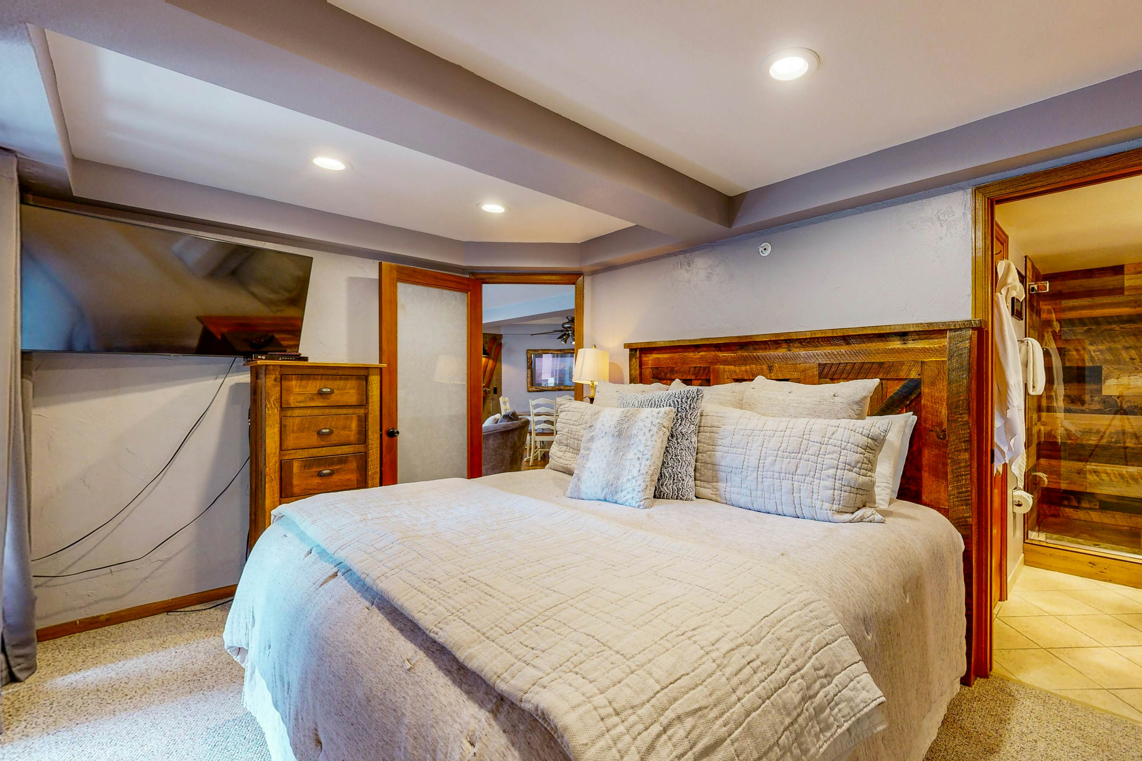 Torian Plum Plaza 207