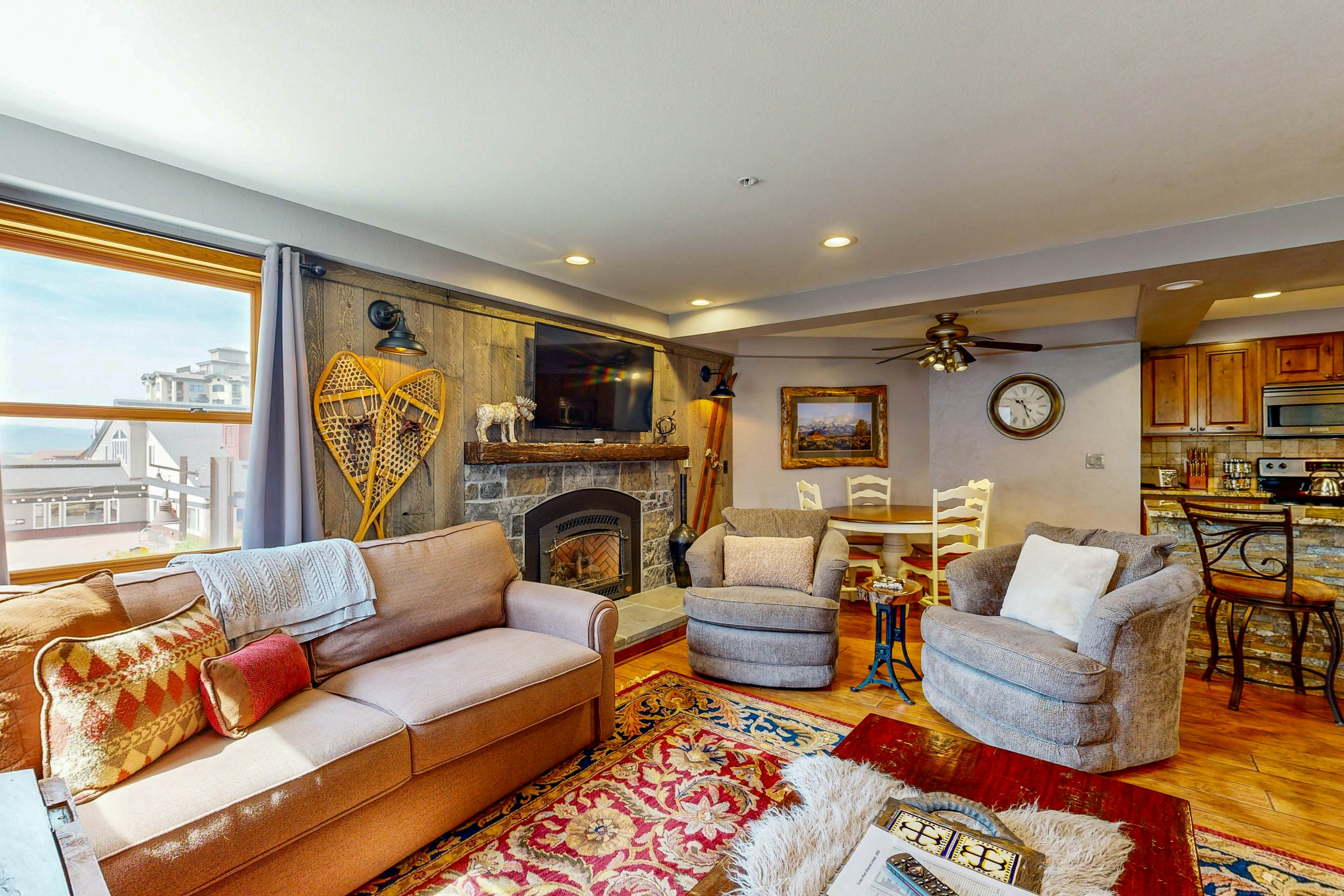 Torian Plum Plaza 207