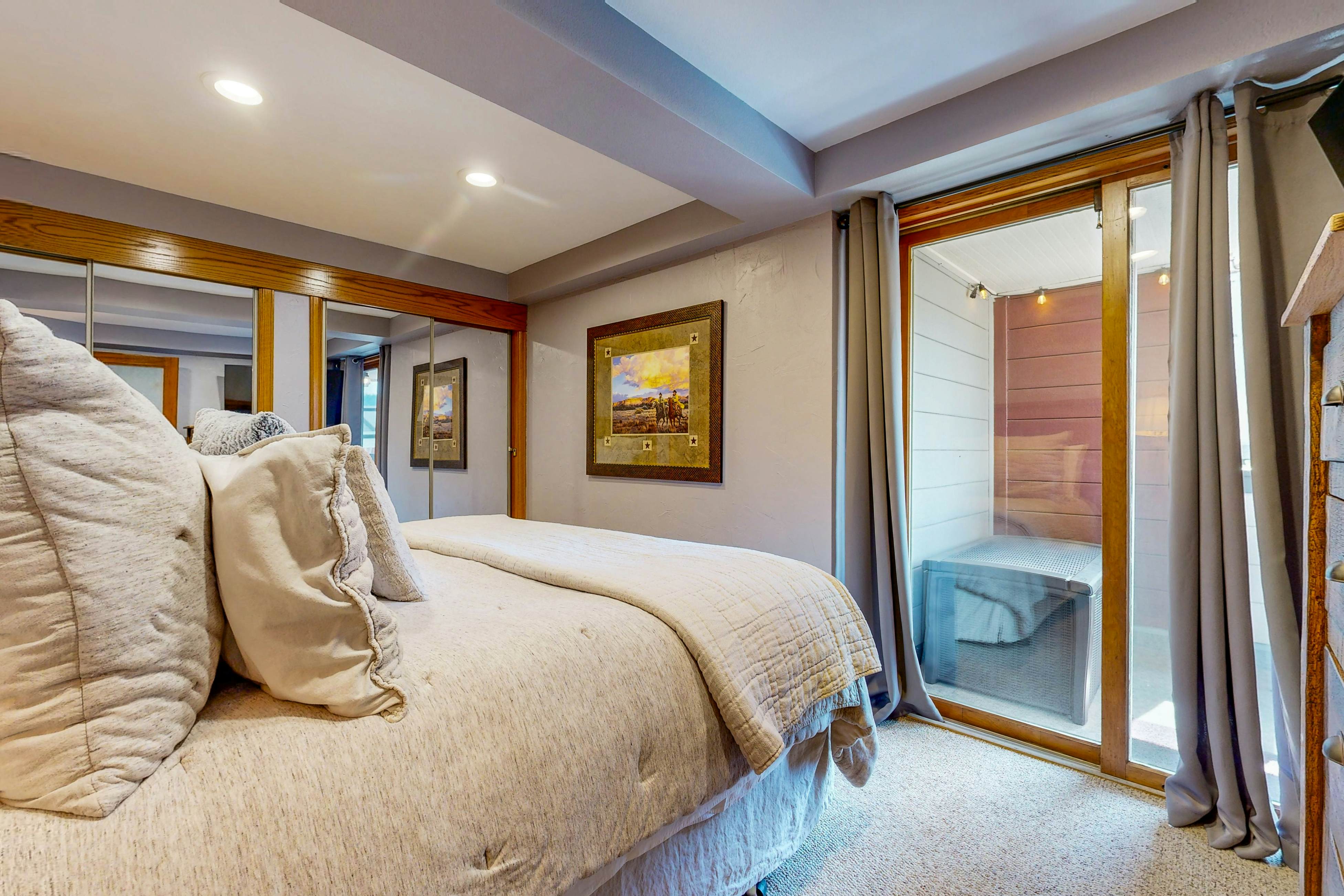 Torian Plum Plaza 207