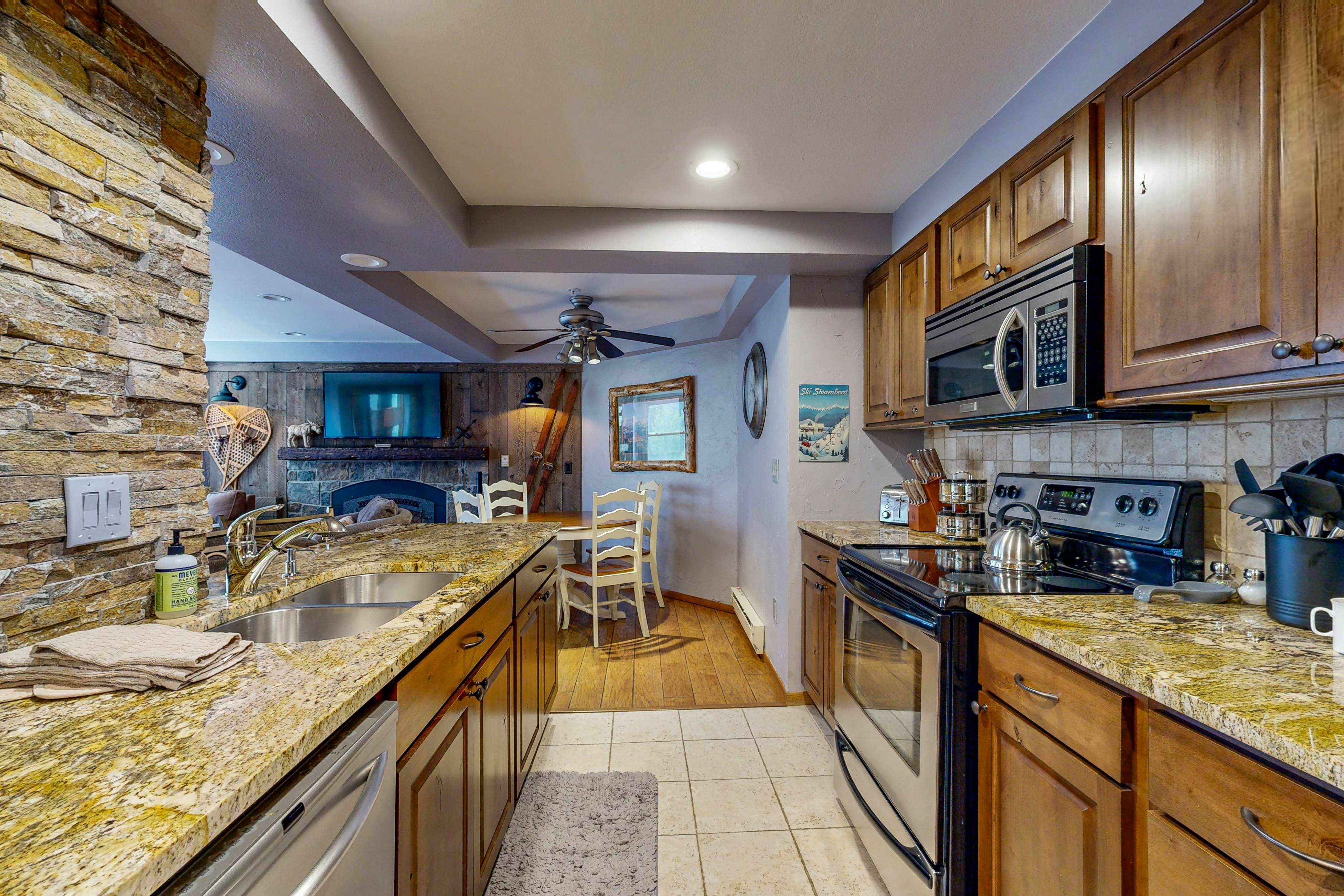 Torian Plum Plaza 207