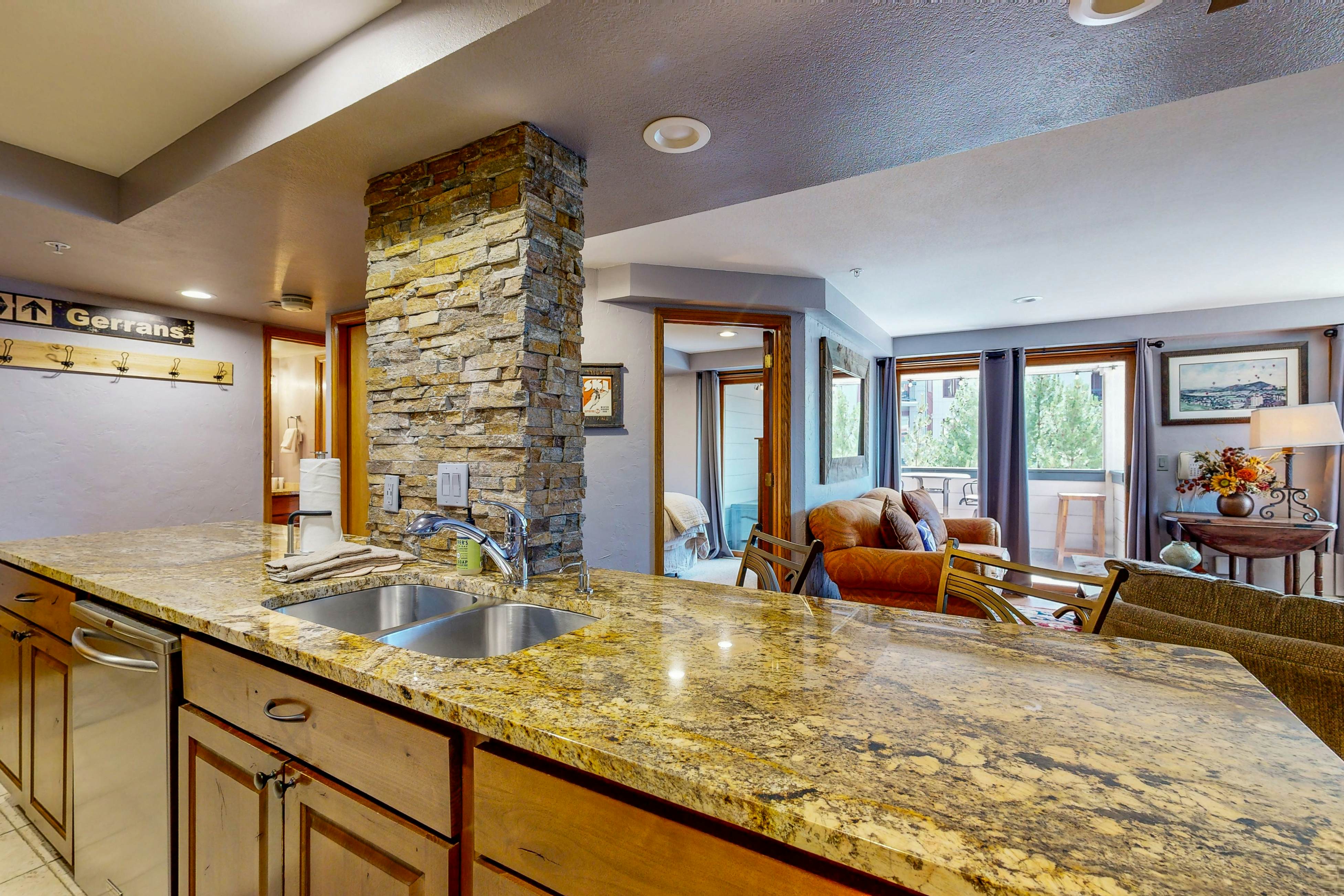 Torian Plum Plaza 207