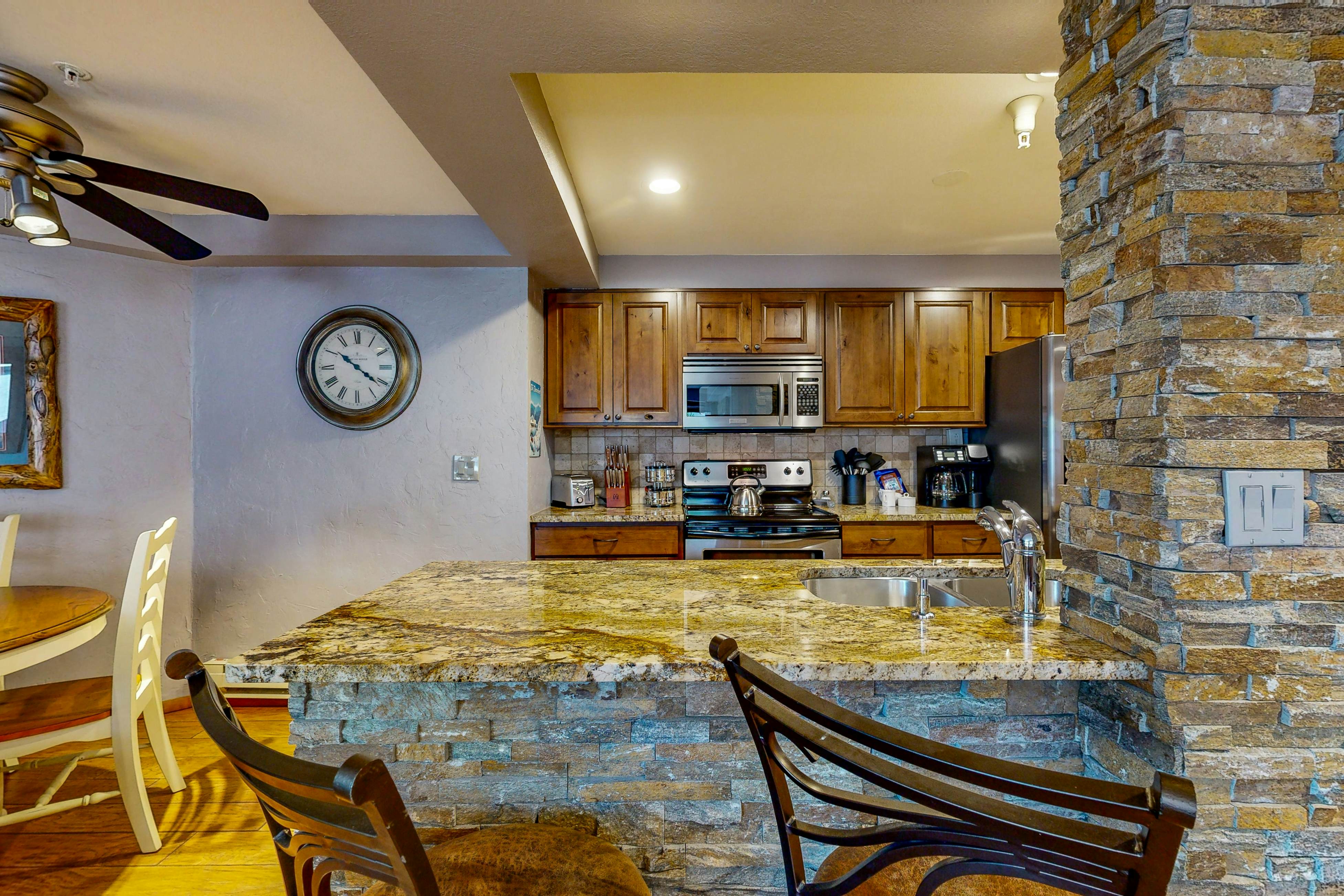 Torian Plum Plaza 207