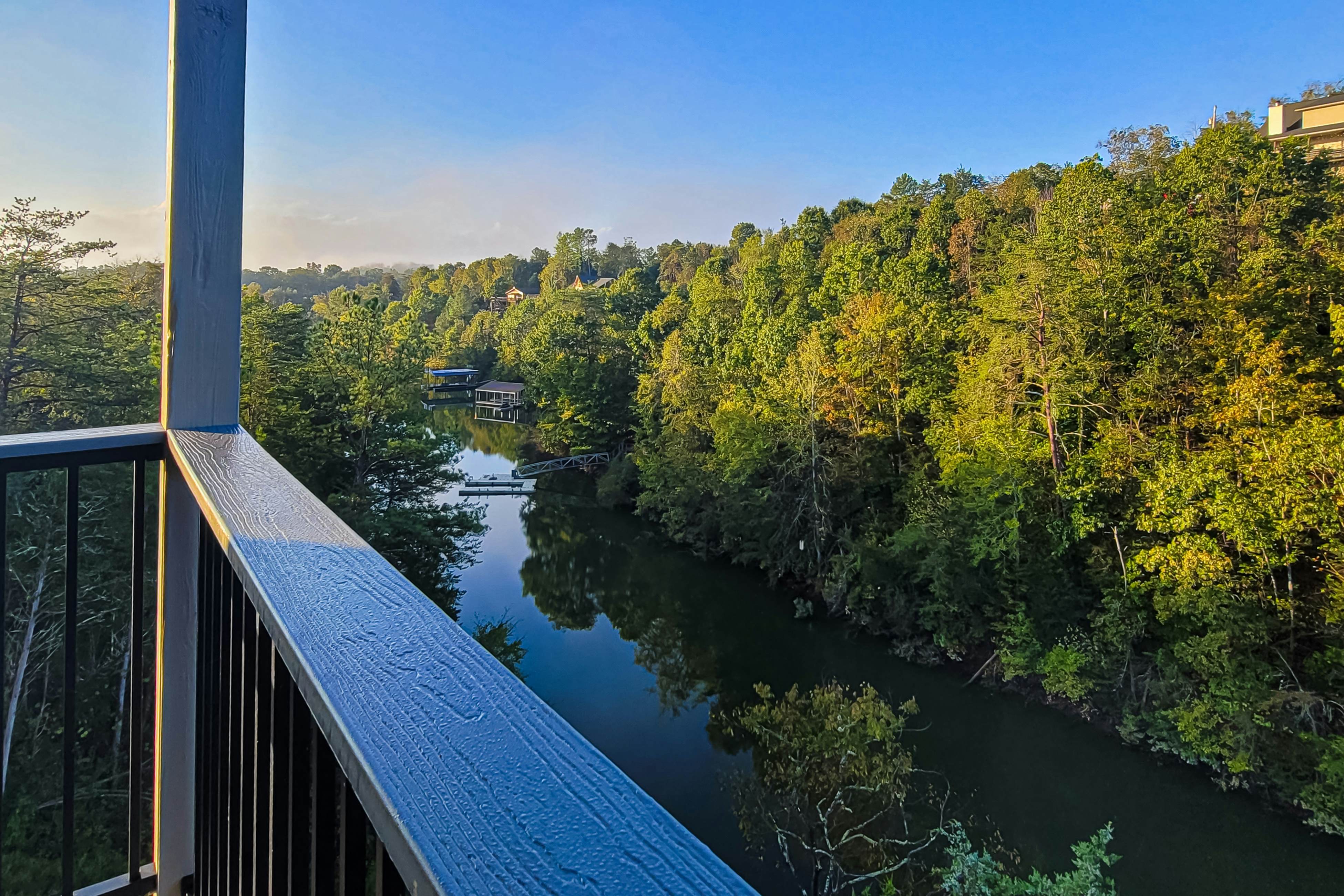 Lake Front Smoky Mountain View