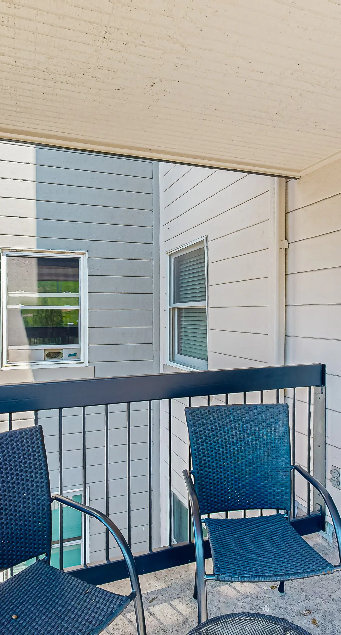 Torian Plum Plaza 502