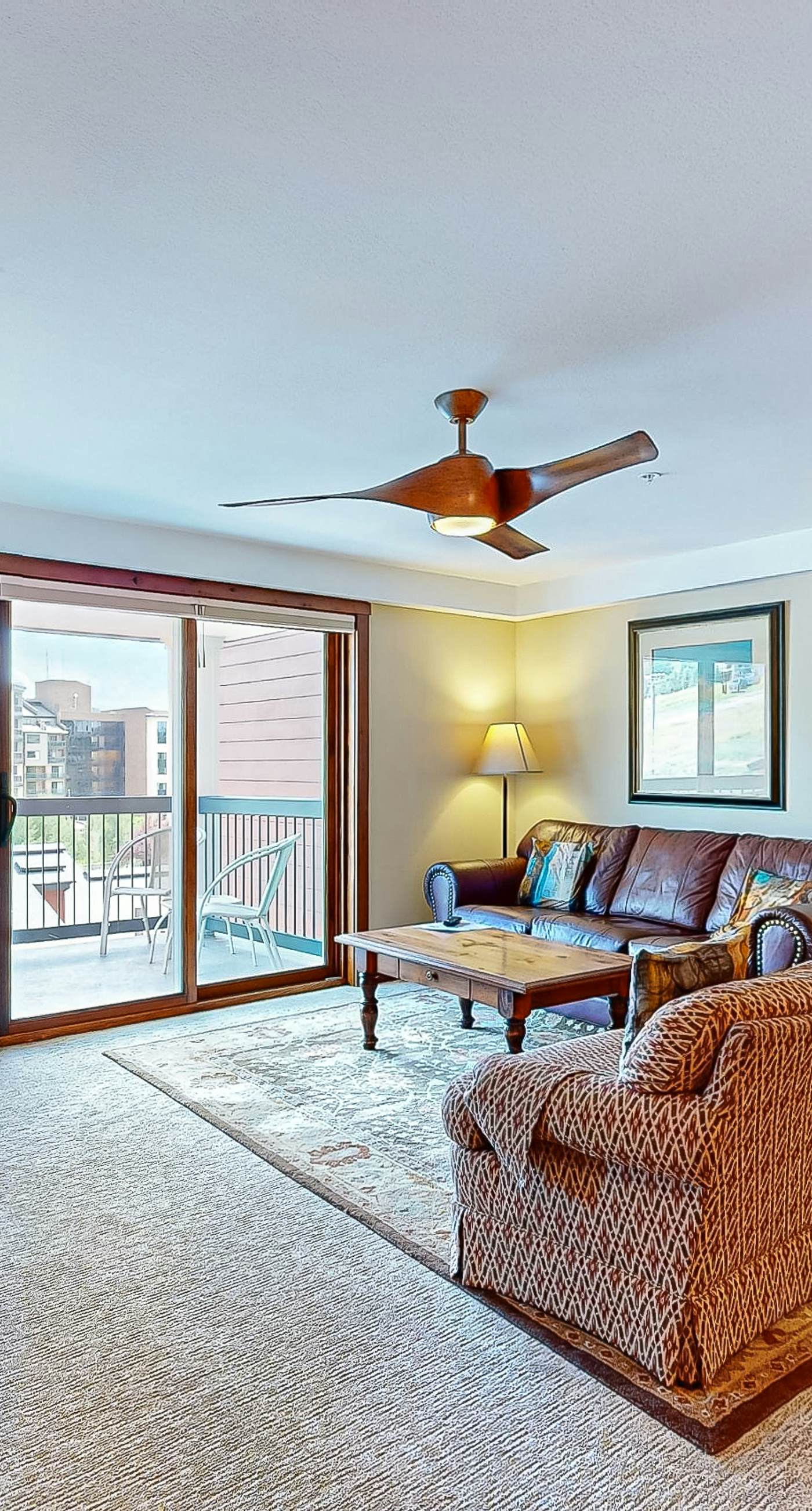 Torian Plum Plaza 404