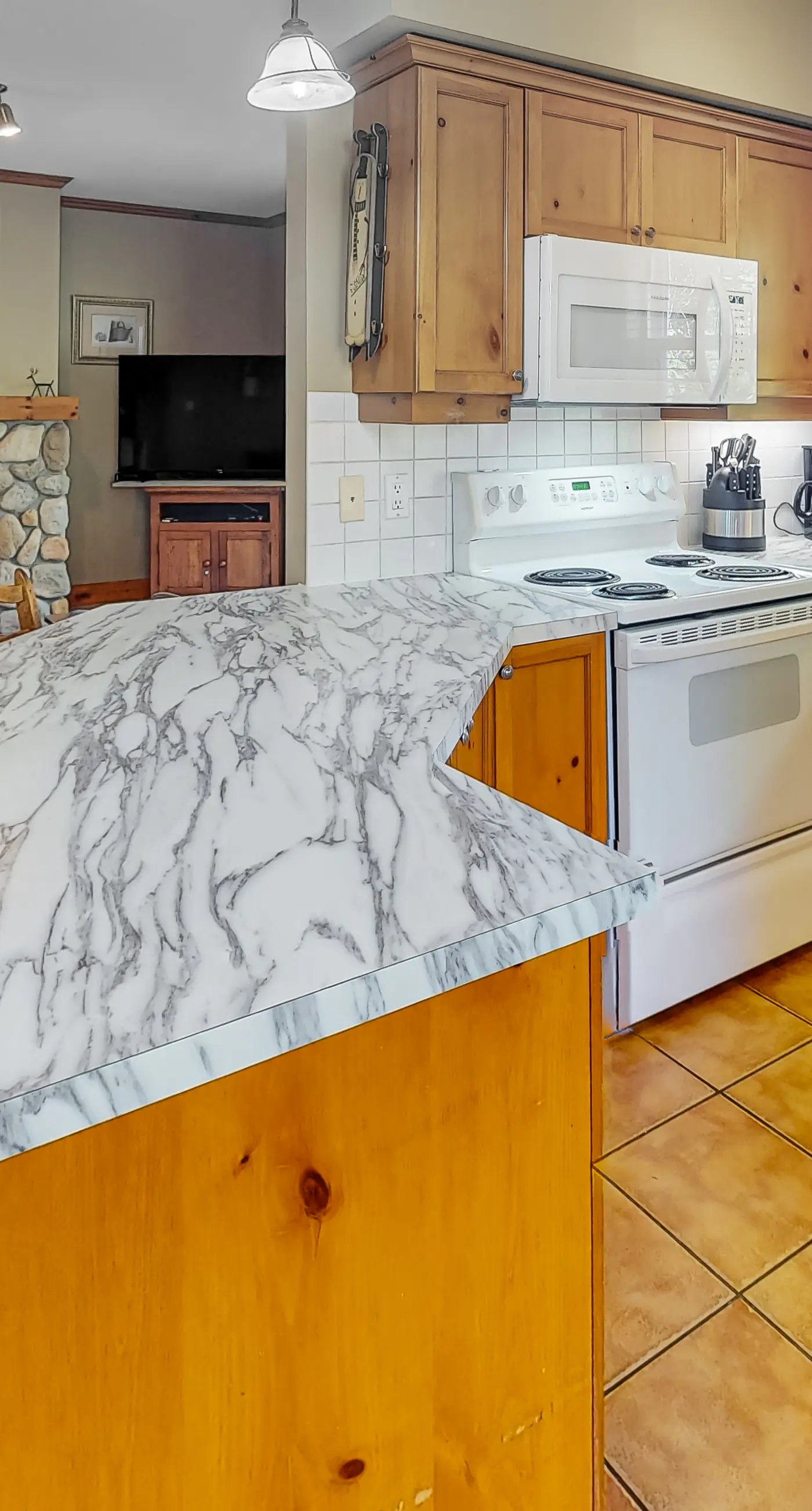 184 Snowbridge Way-Unit 218