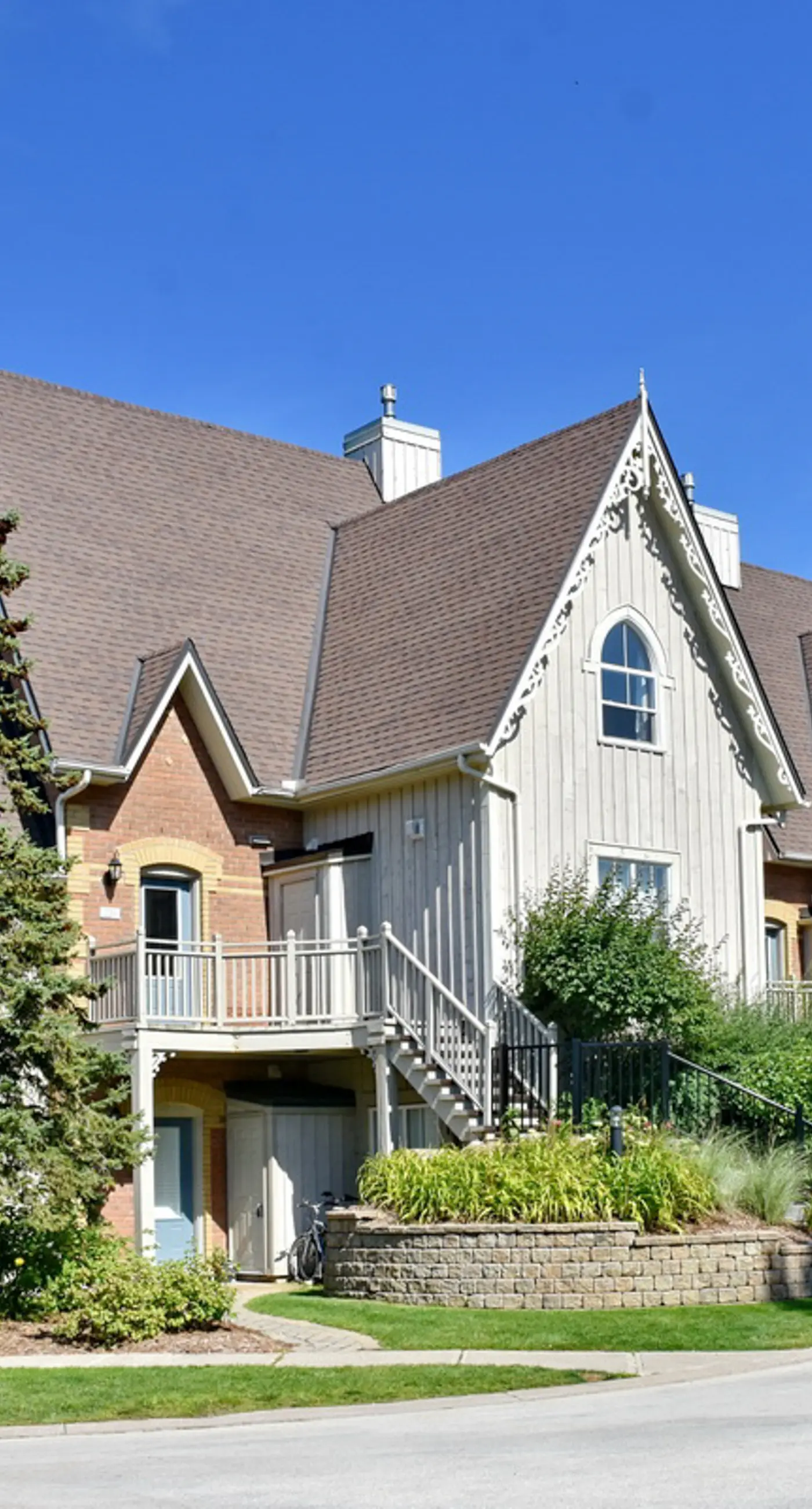 184 Snowbridge Way-Unit 218