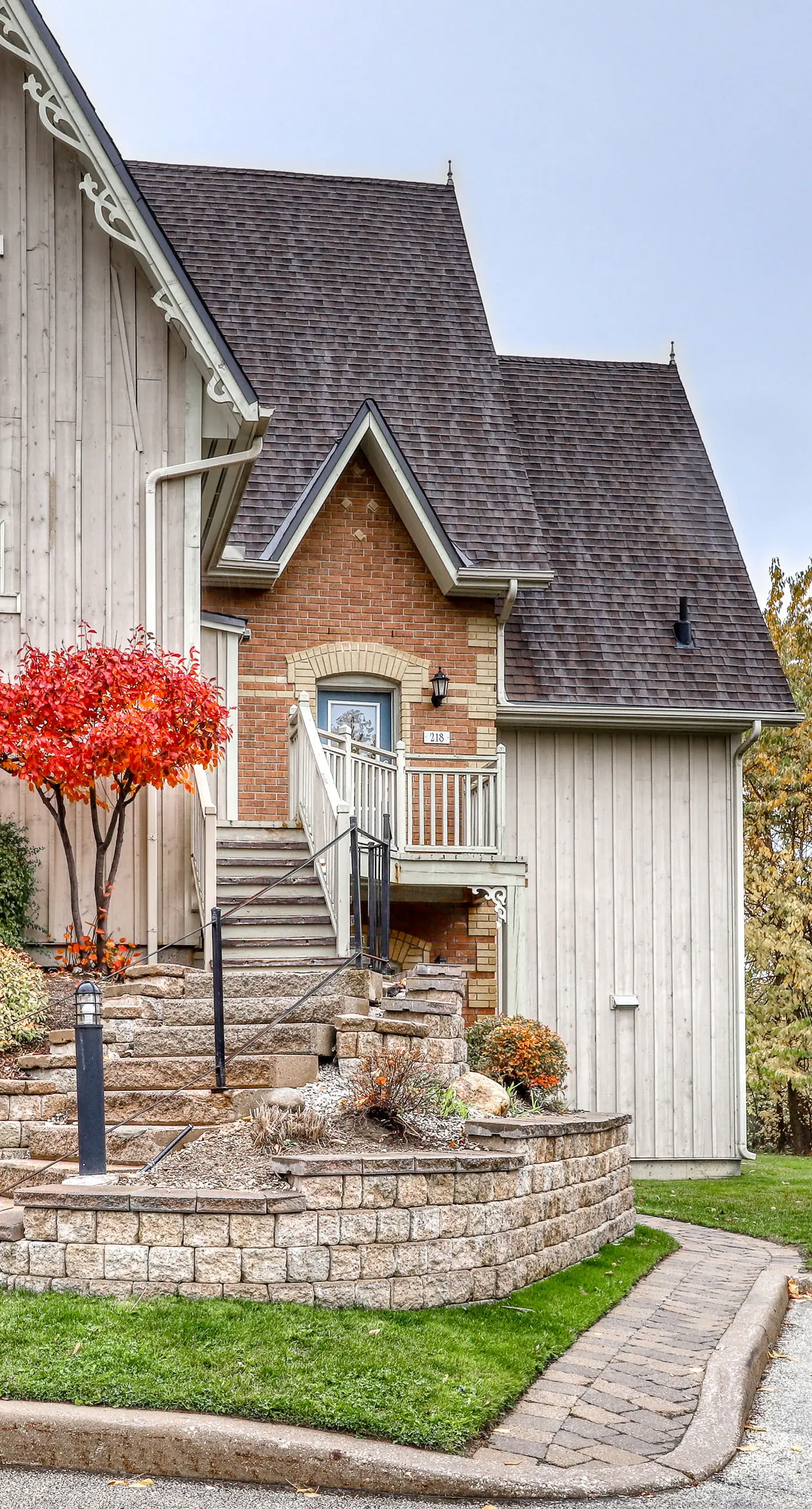 184 Snowbridge Way-Unit 218