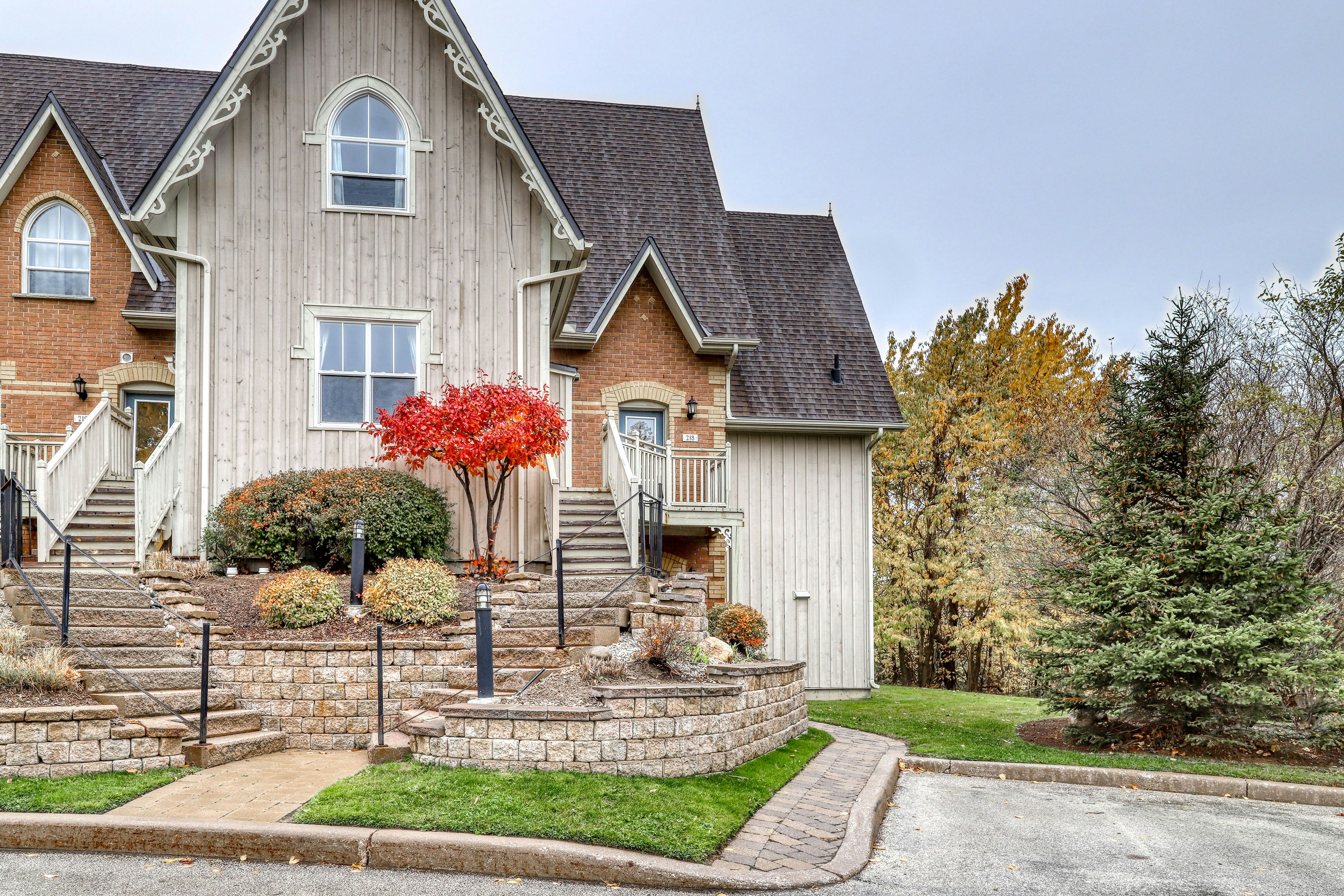 184 Snowbridge Way-Unit 218