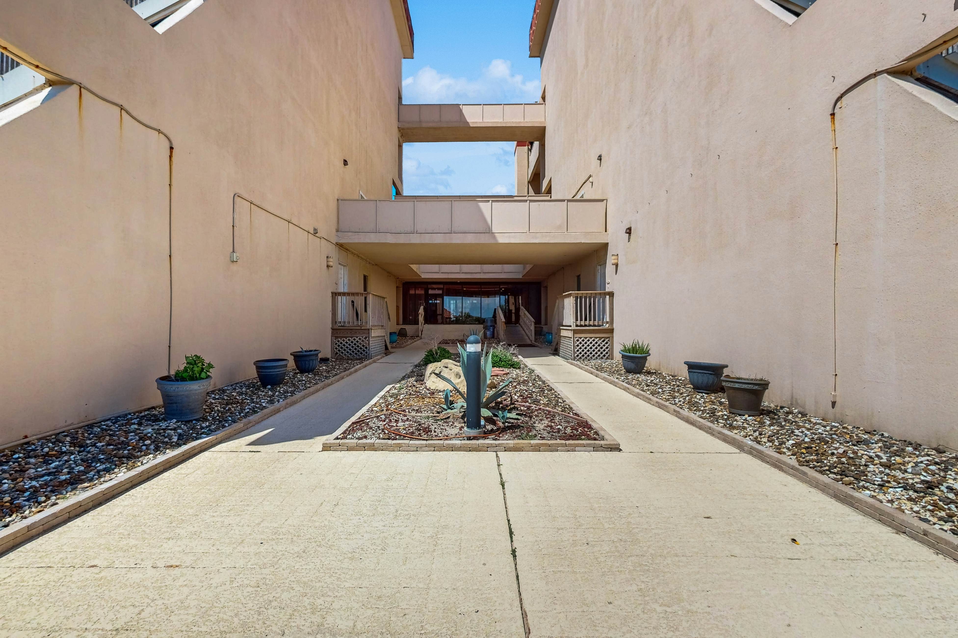 Mayan Princess - Howdy Lobster