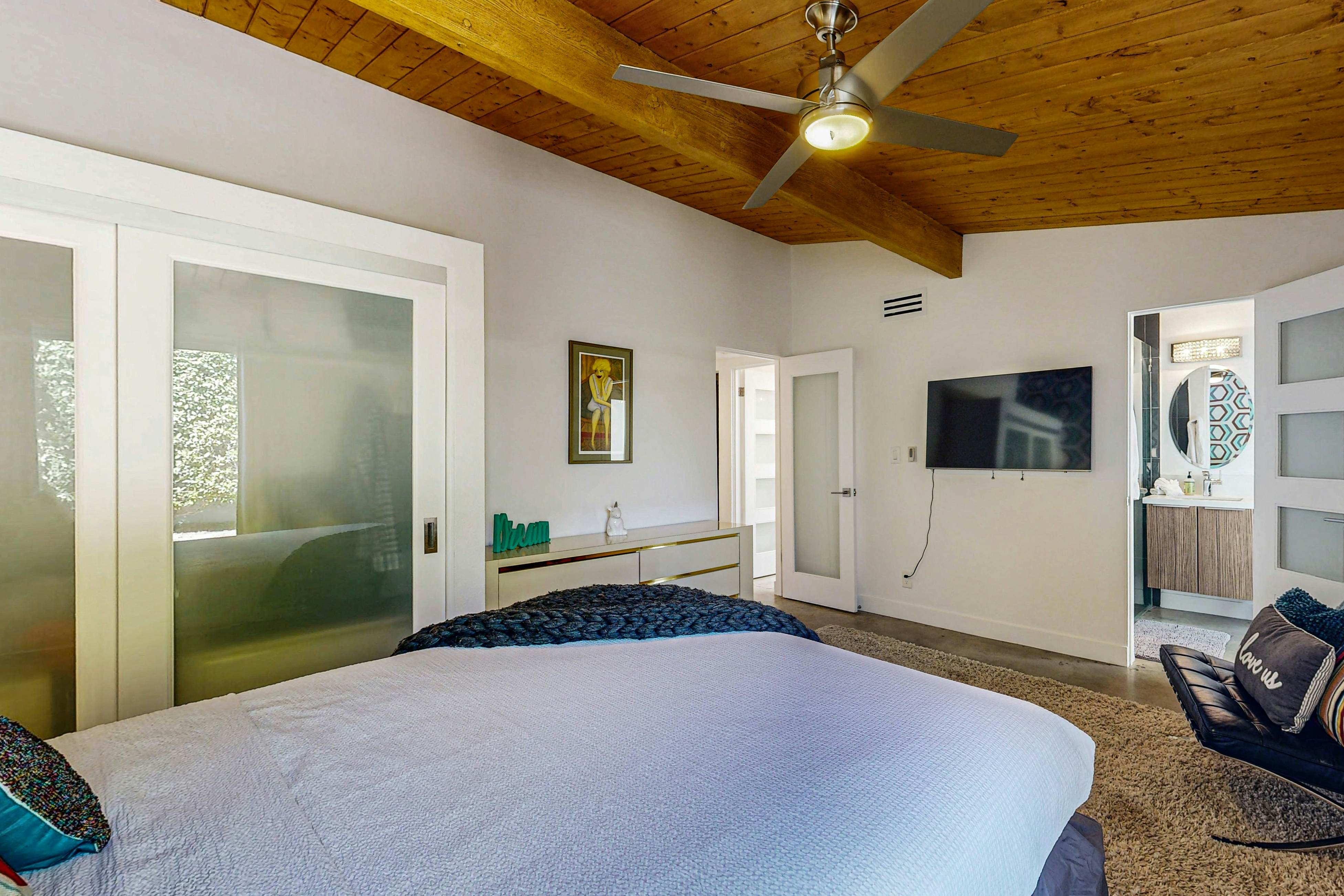 Iconic Mid-Century Modern Escape - 4729