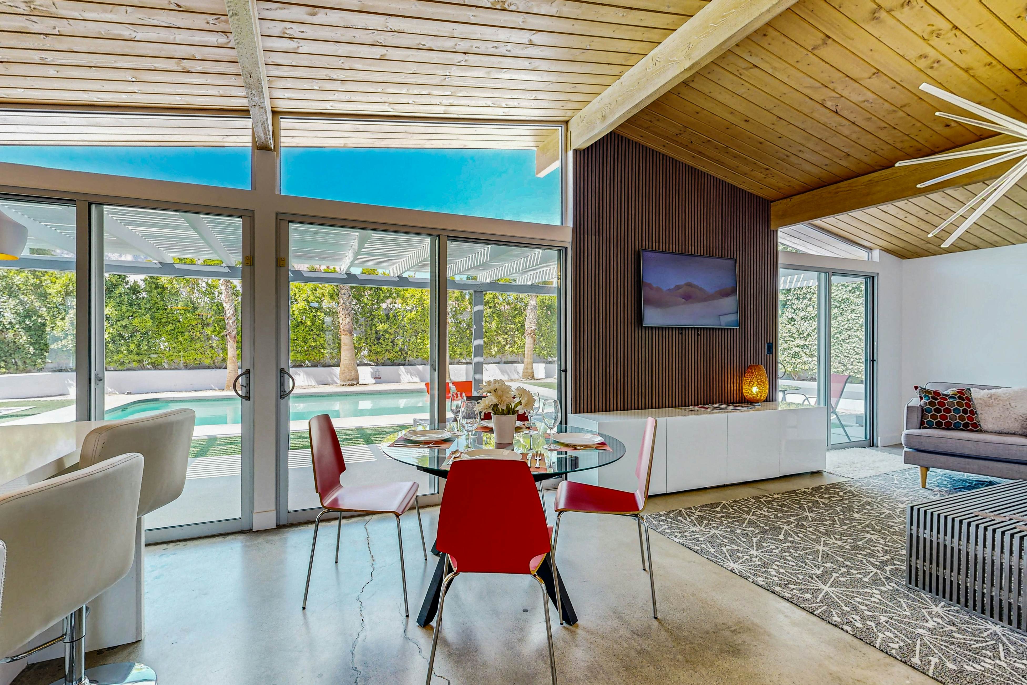 Iconic Mid-Century Modern Escape - 4729