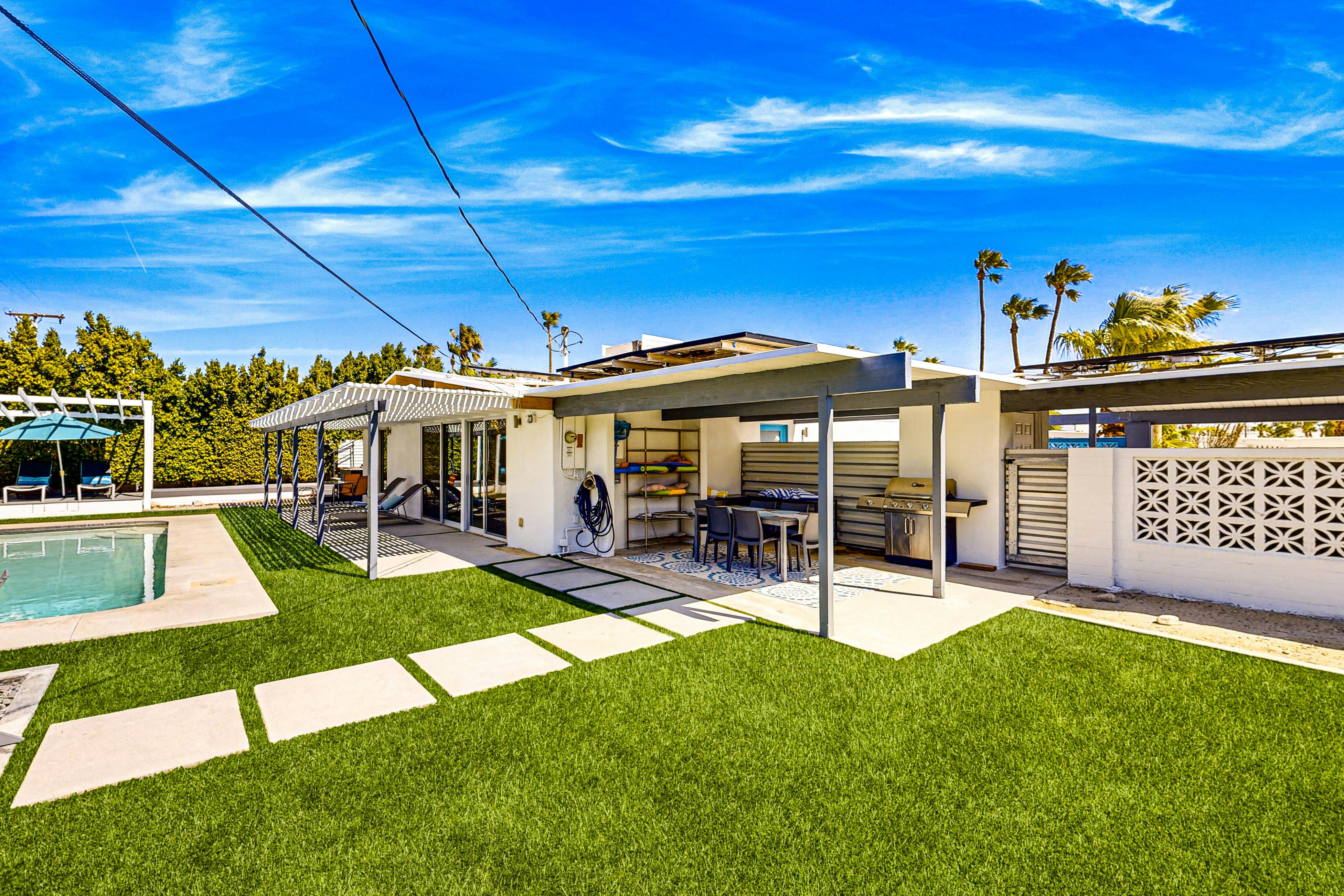 Iconic Mid-Century Modern Escape - 4729