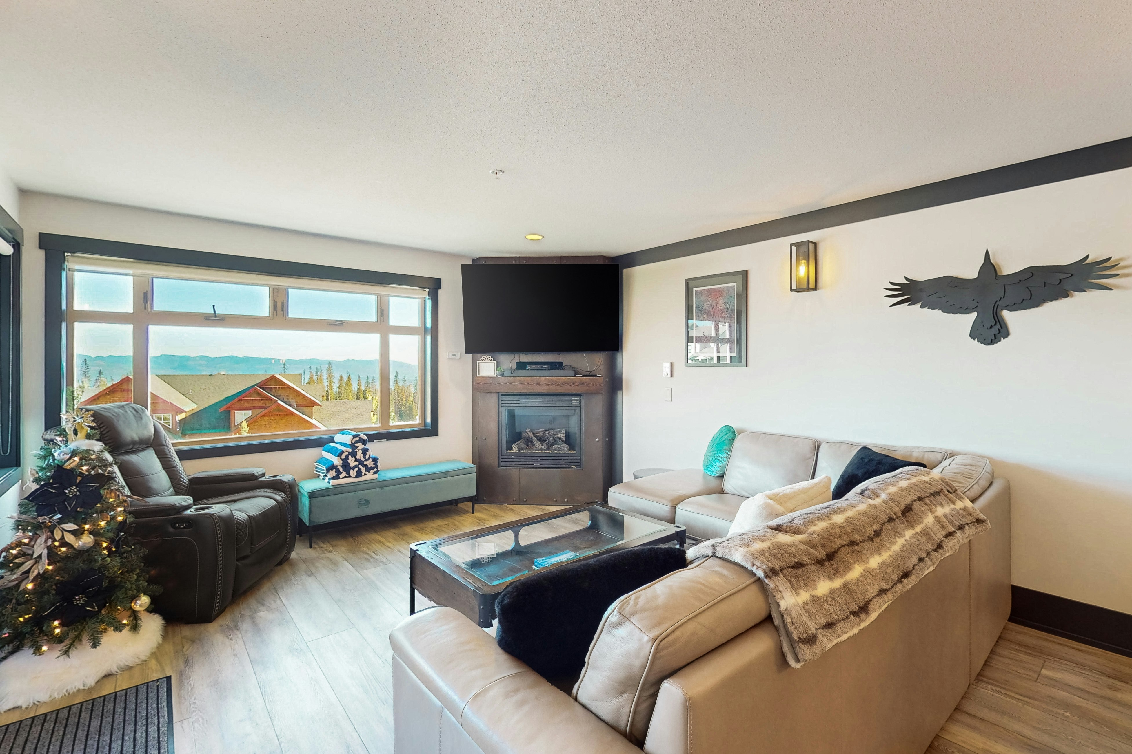 Talons Reach at The Raven 204