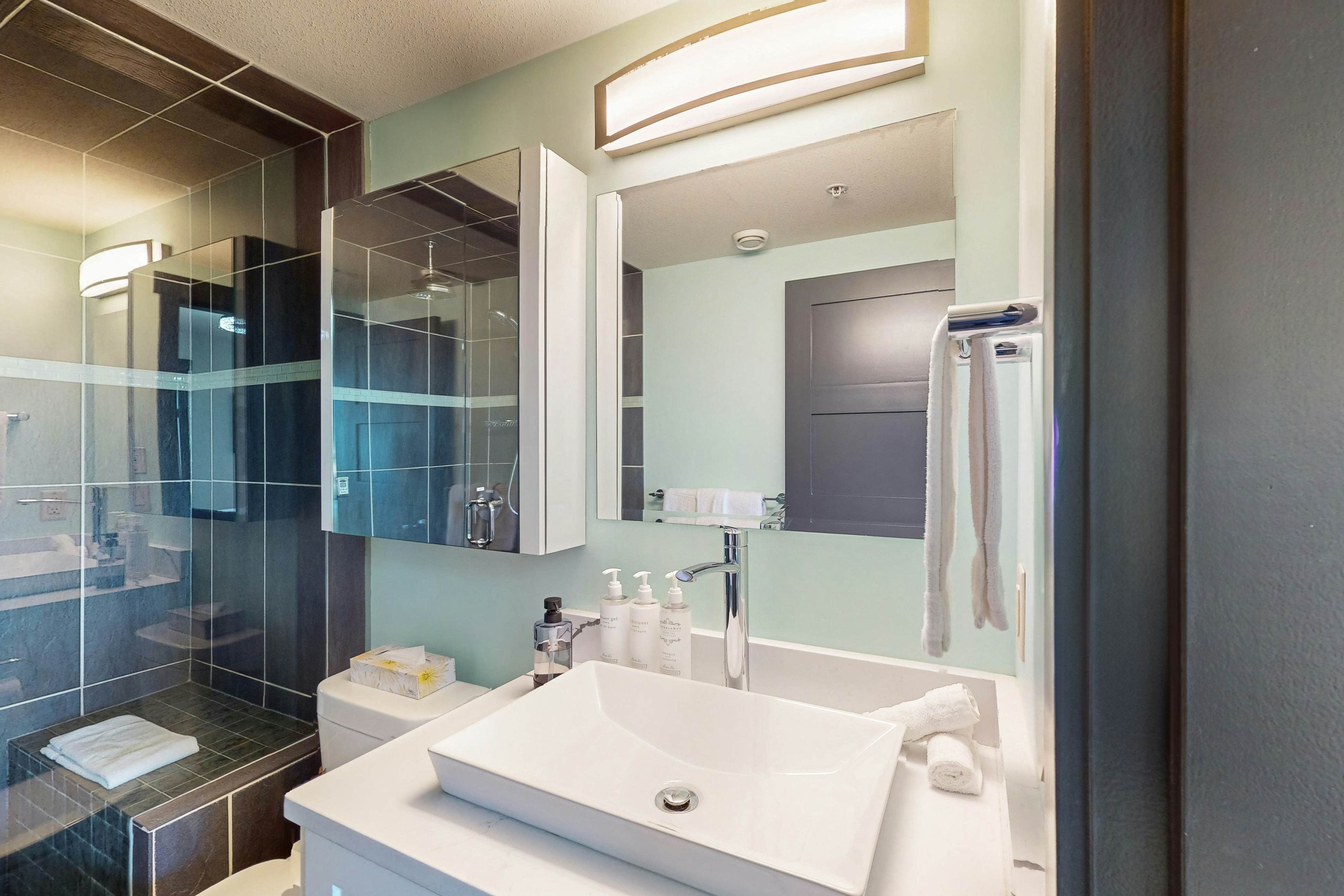 Talons Reach at The Raven 204