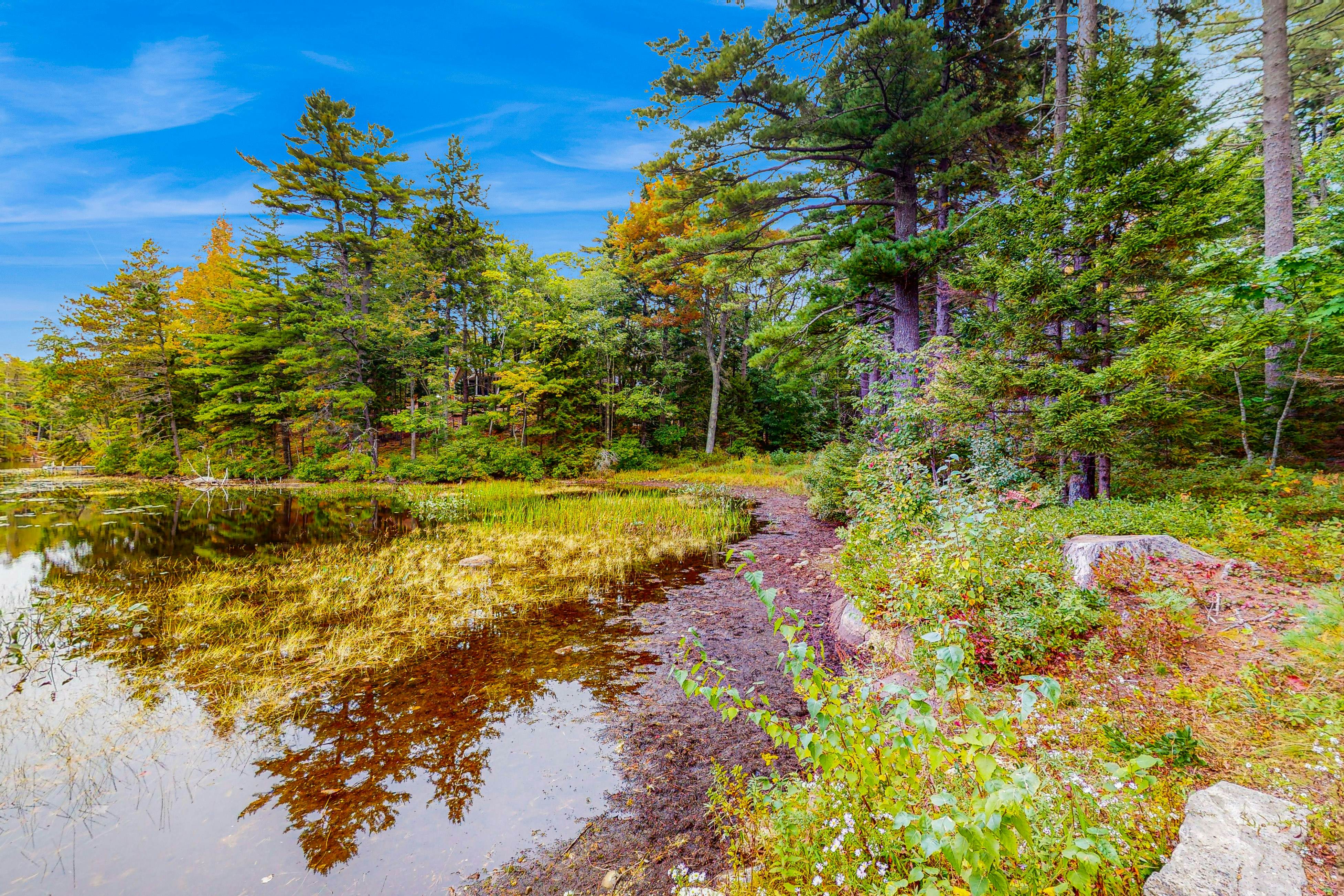 Appalachee Pond Waterfront Cottage