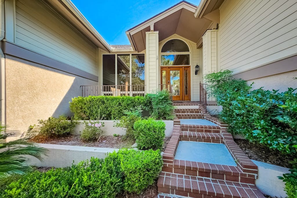 Stunning home- lagoon views and close to Harbour Town w/ central AC — Hilton Head, SC — vacation rental