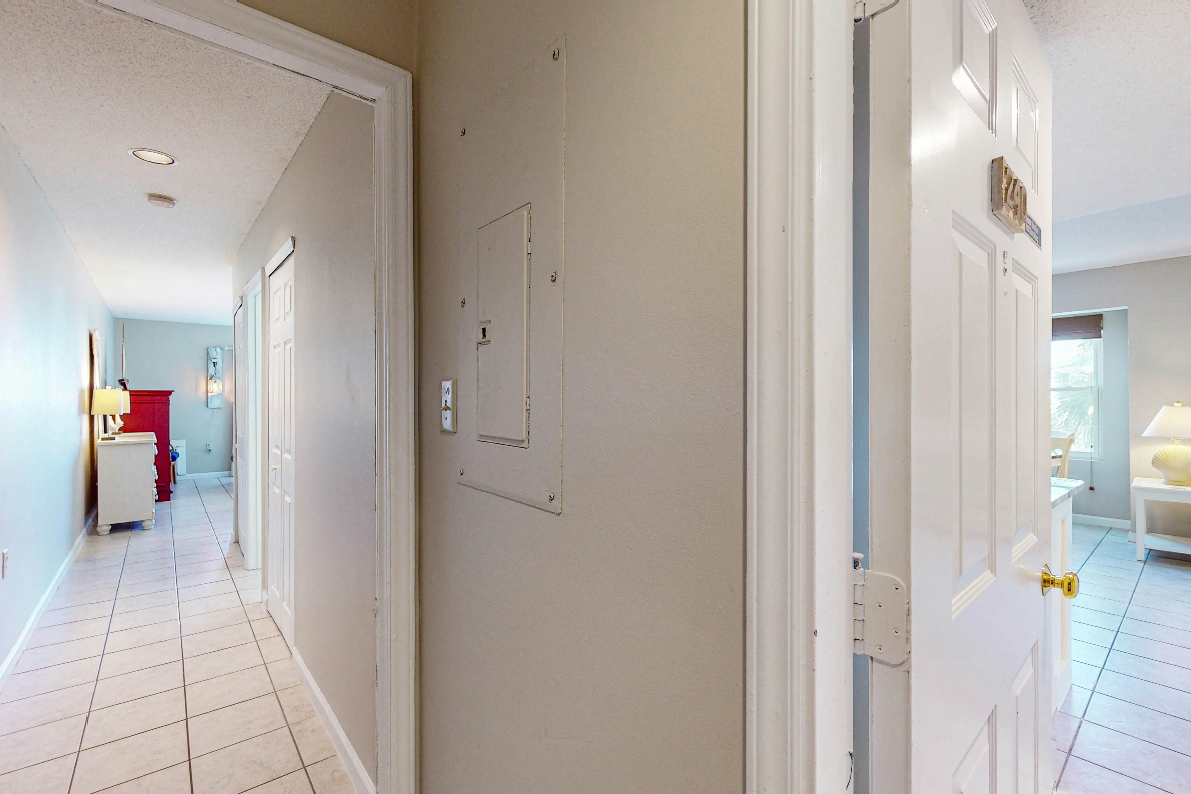 Live in the Sun, Play in the Sea