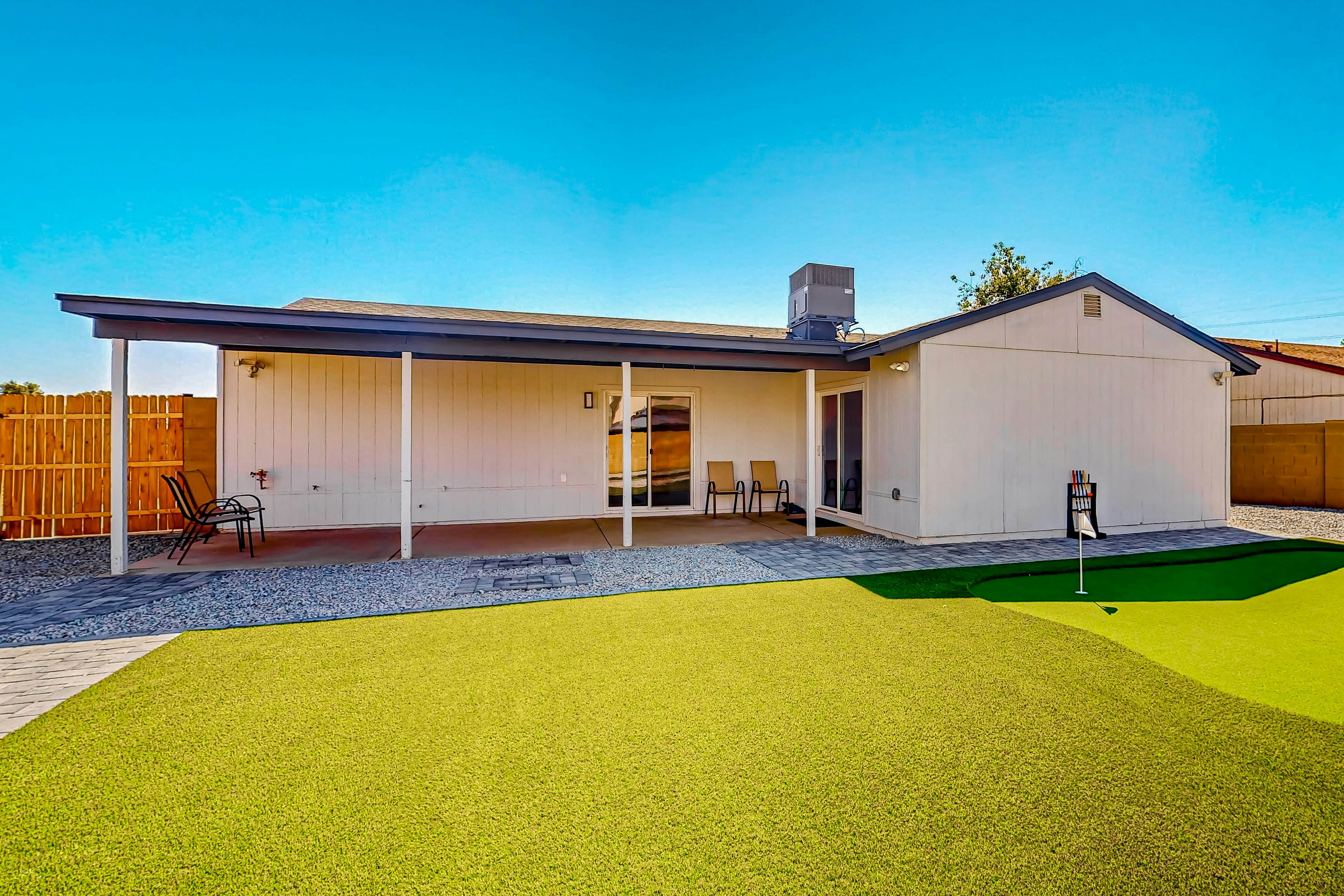 Glorious Glendale Getaway