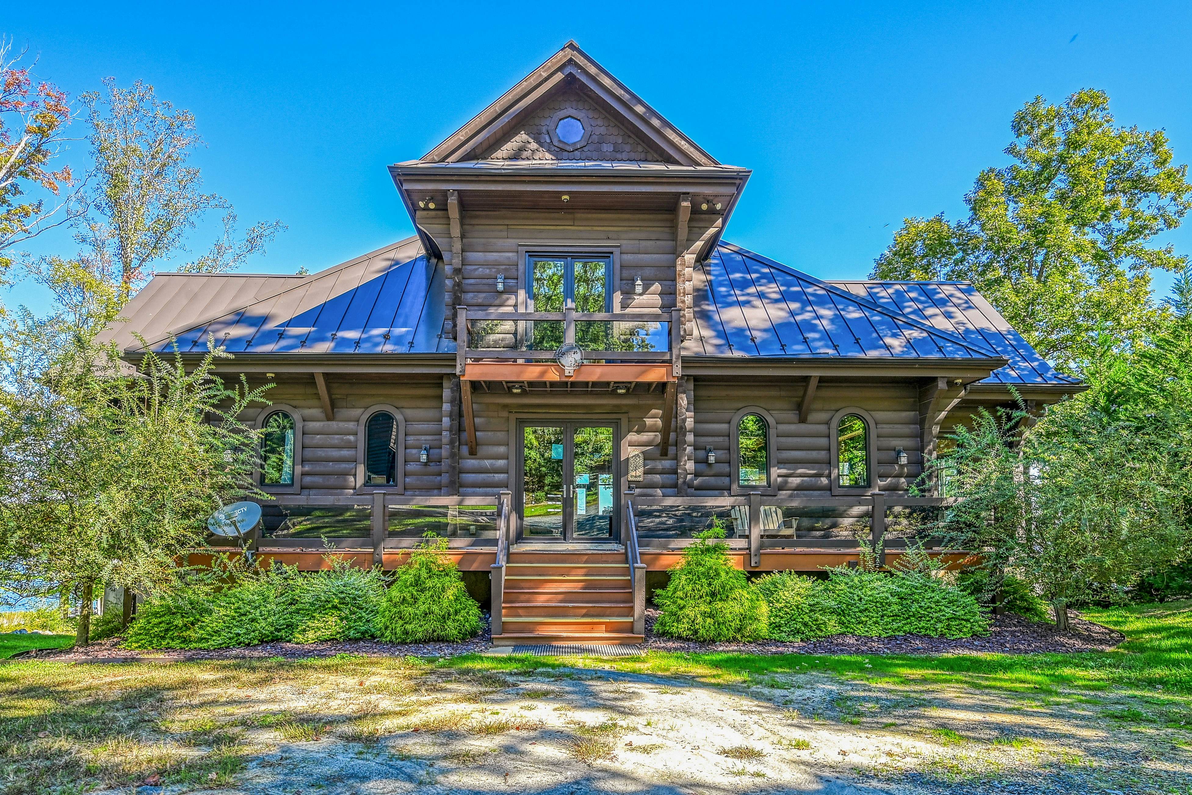 Lakefront Loggin' Off