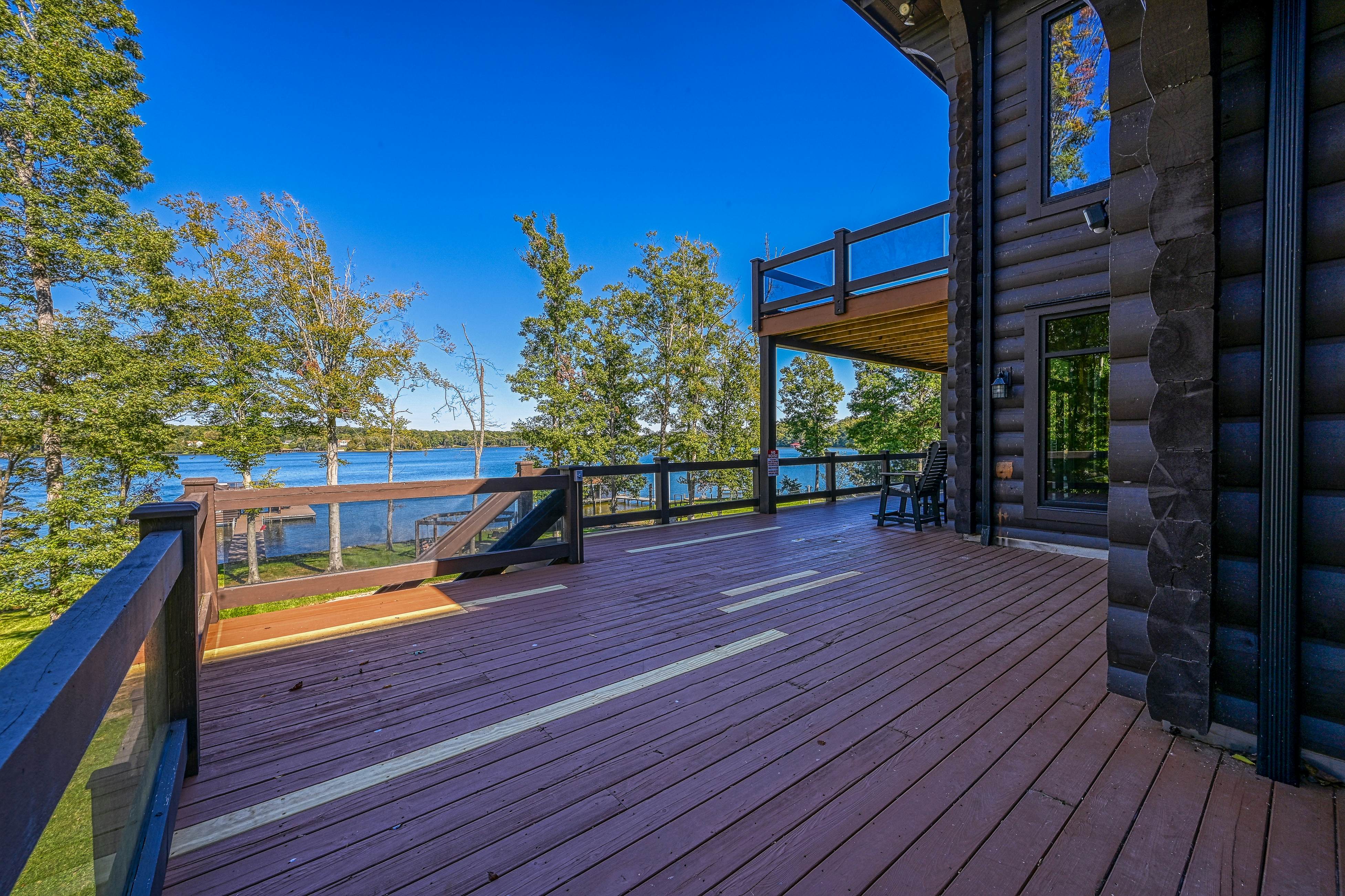 Lakefront Loggin' Off