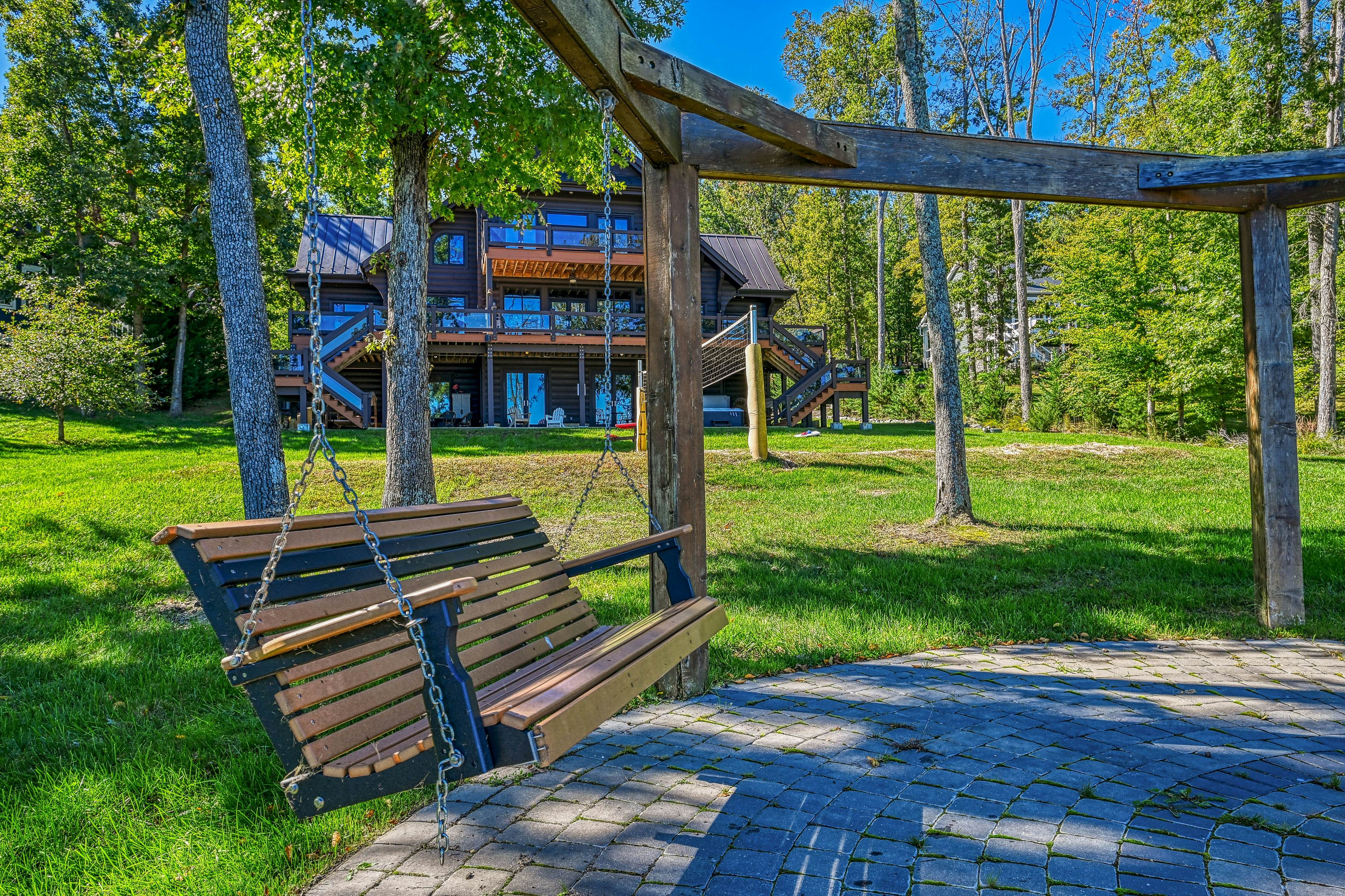 Lakefront Loggin' Off