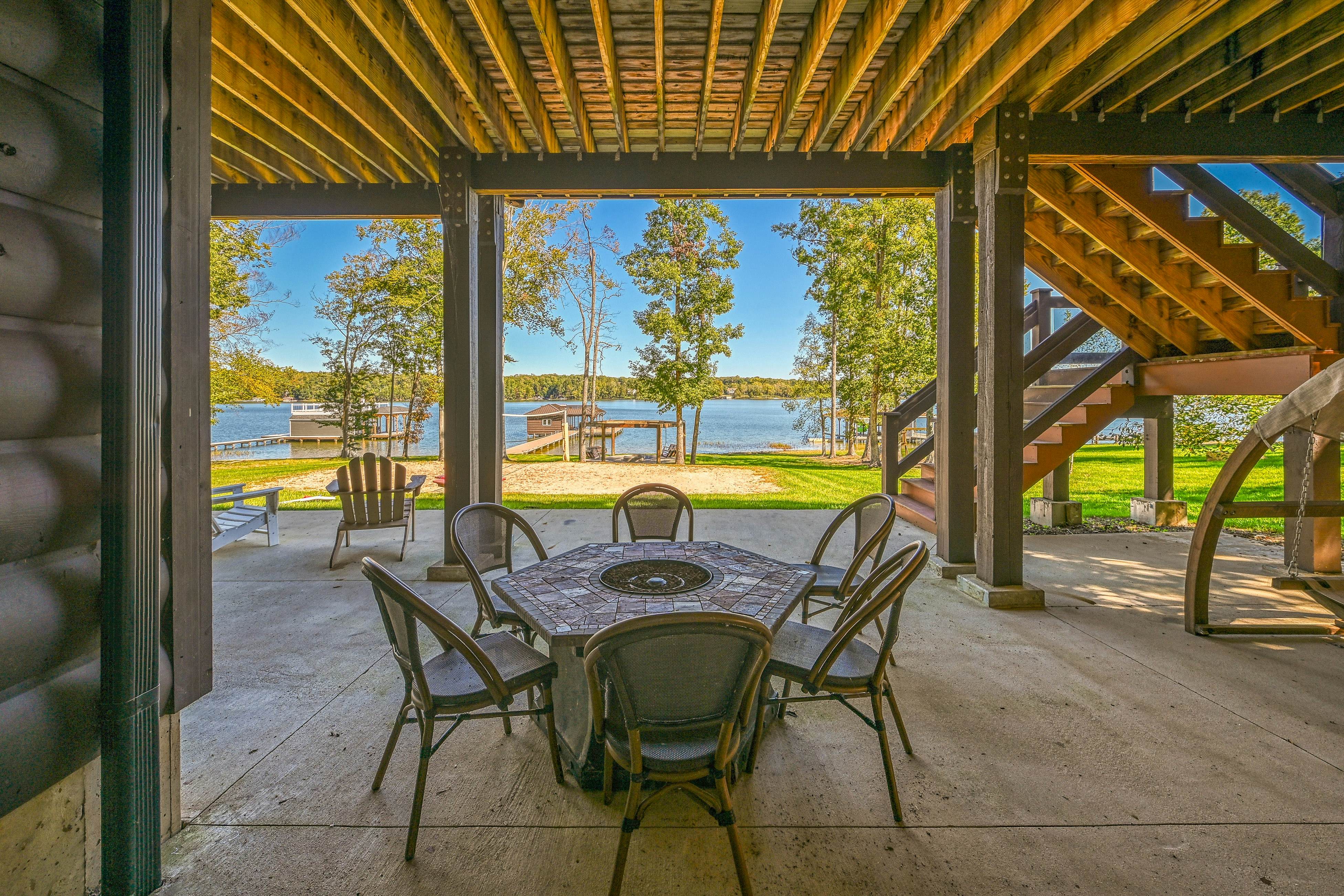 Lakefront Loggin' Off