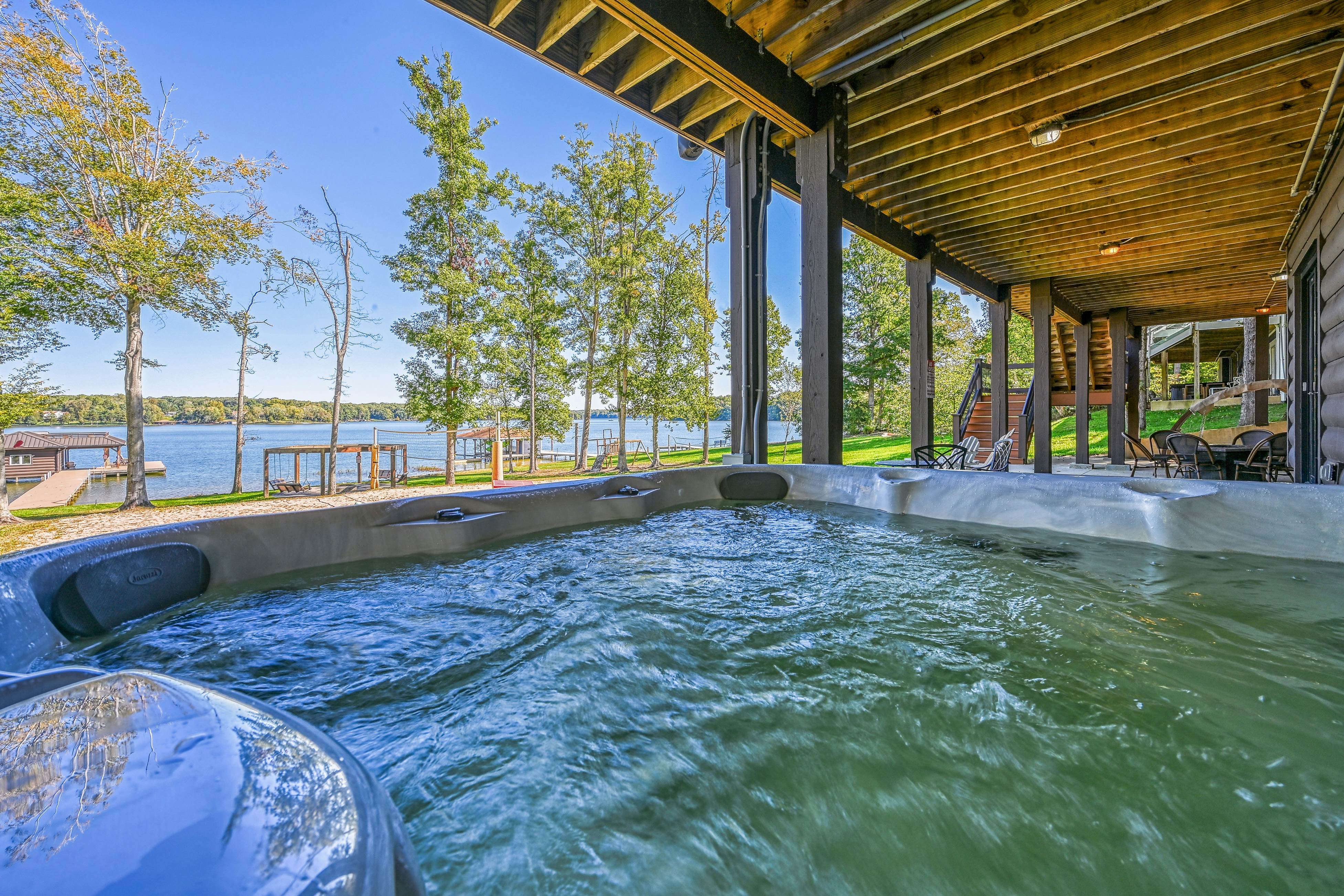 Lakefront Loggin' Off