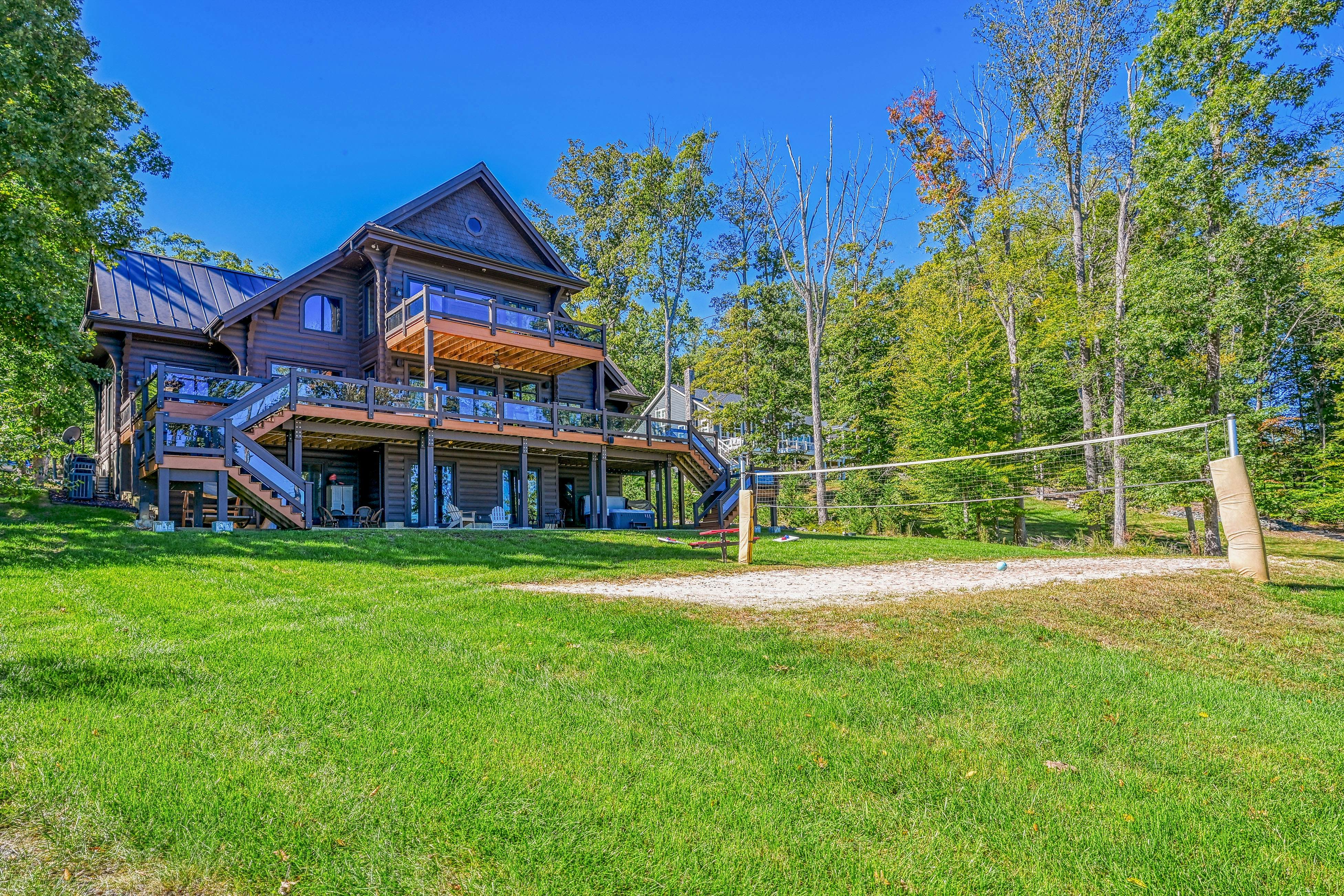 Lakefront Loggin' Off