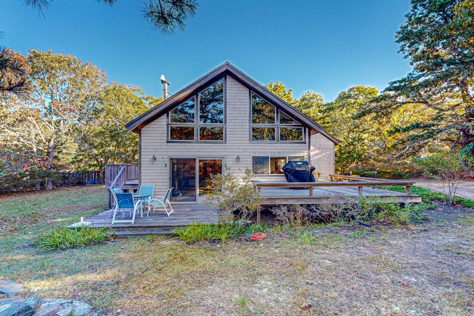 Cozy Island Cabin 3 BD Edgartown, MA Vacation Rental Vacasa