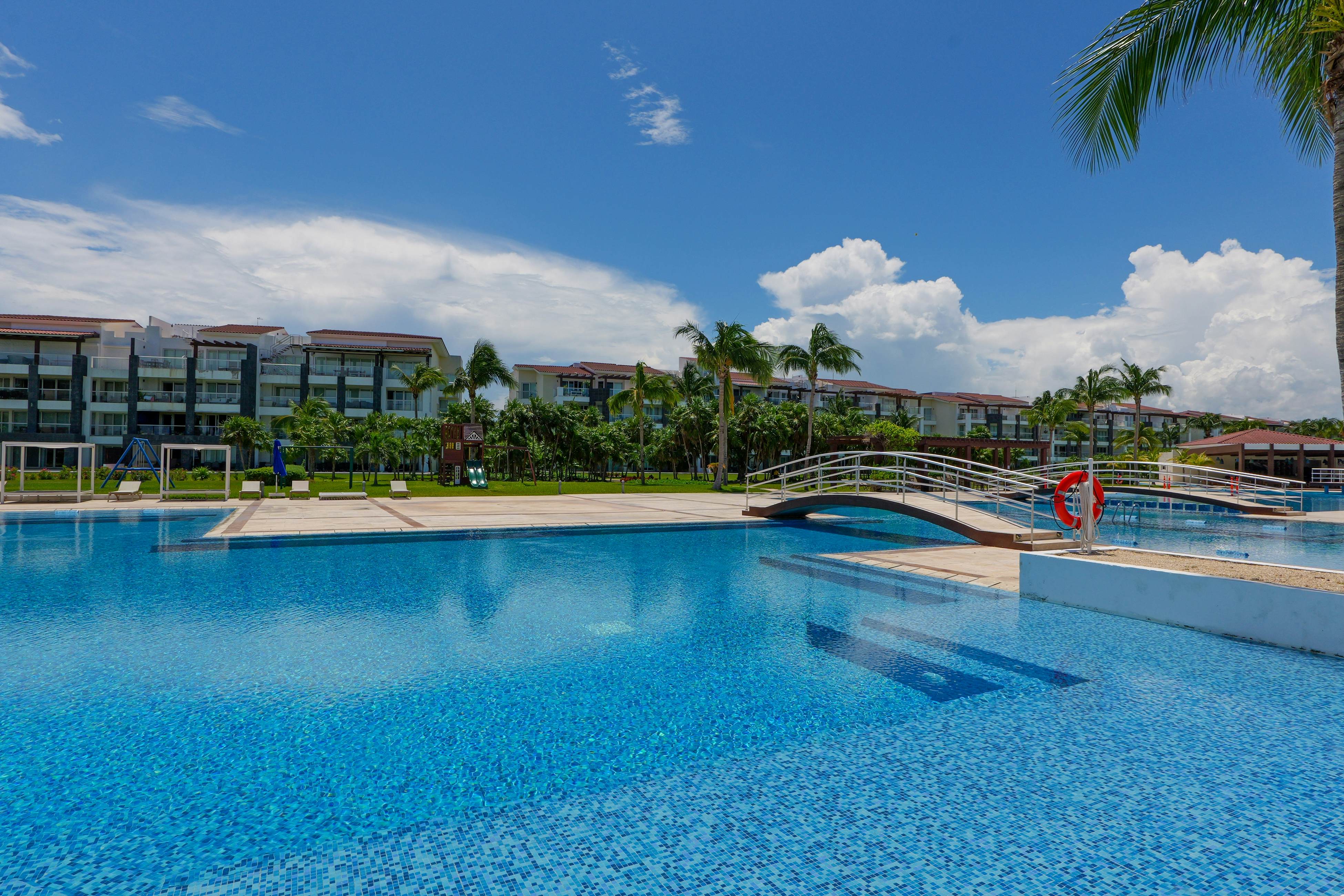 Seaside Serenity Retreat at Mareazul Norte