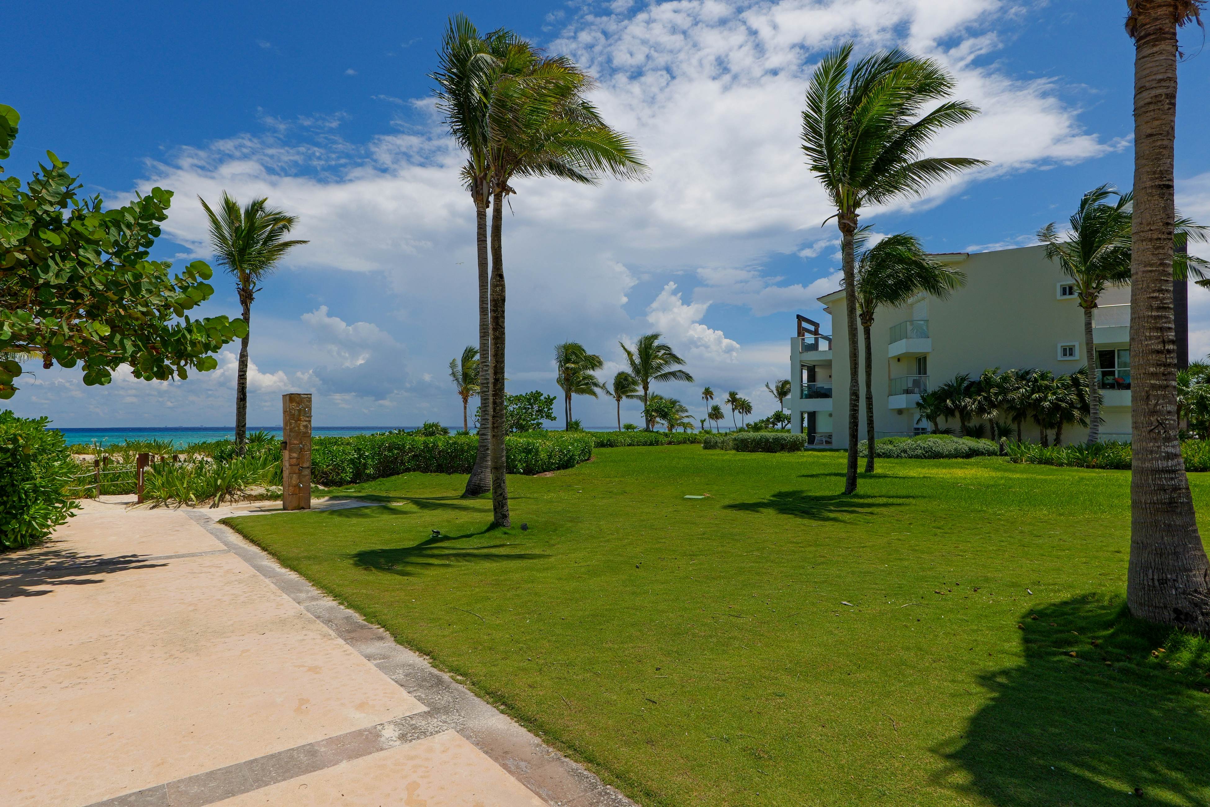 Seaside Serenity Retreat at Mareazul Norte