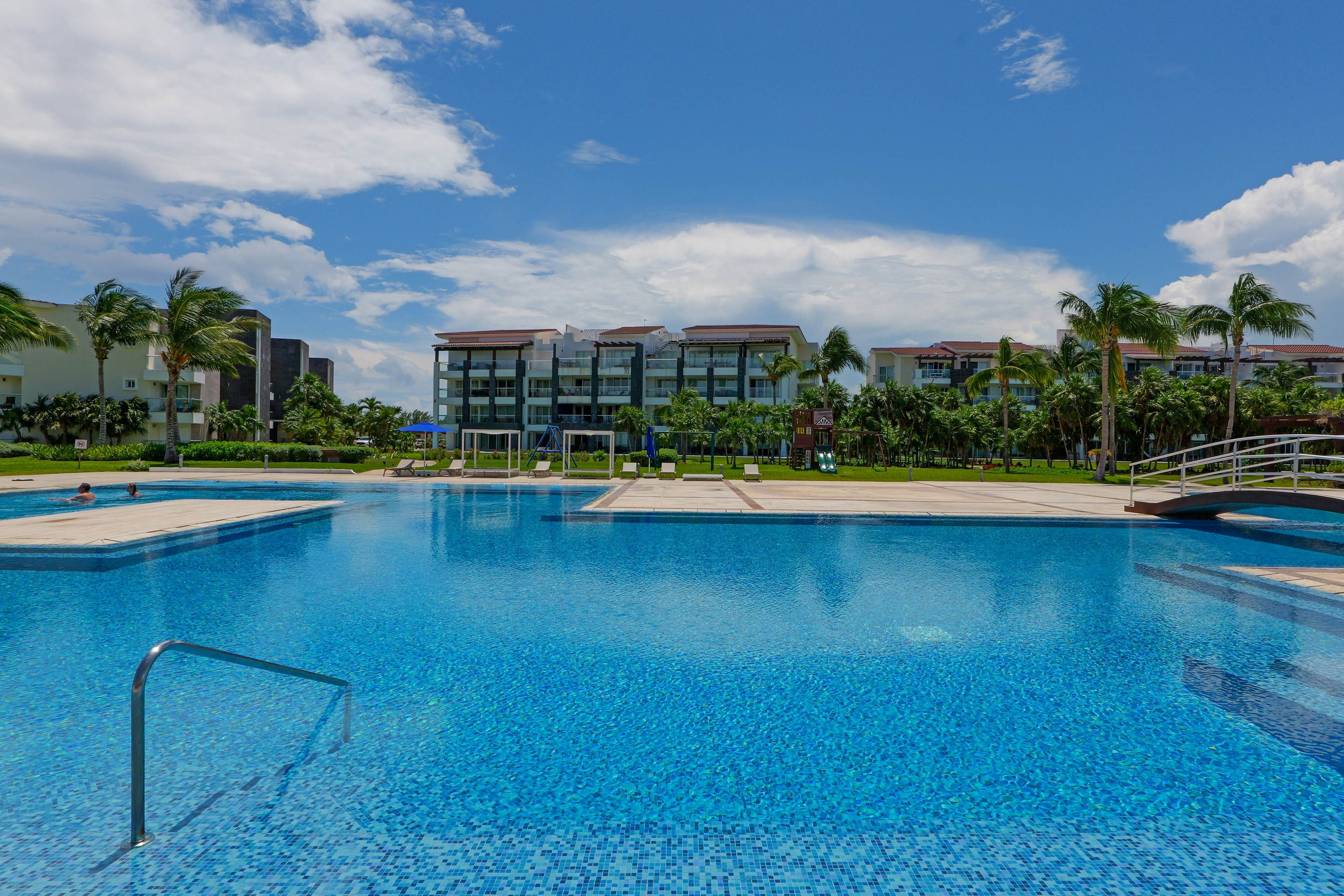 Seaside Serenity Retreat at Mareazul Norte