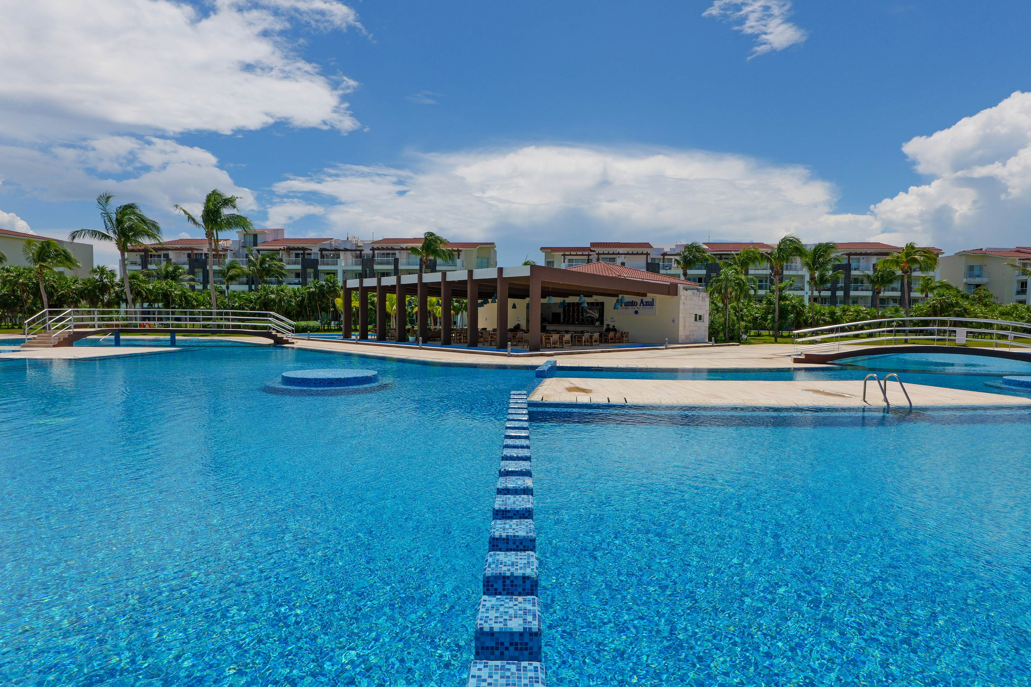 Seaside Serenity Retreat at Mareazul Norte