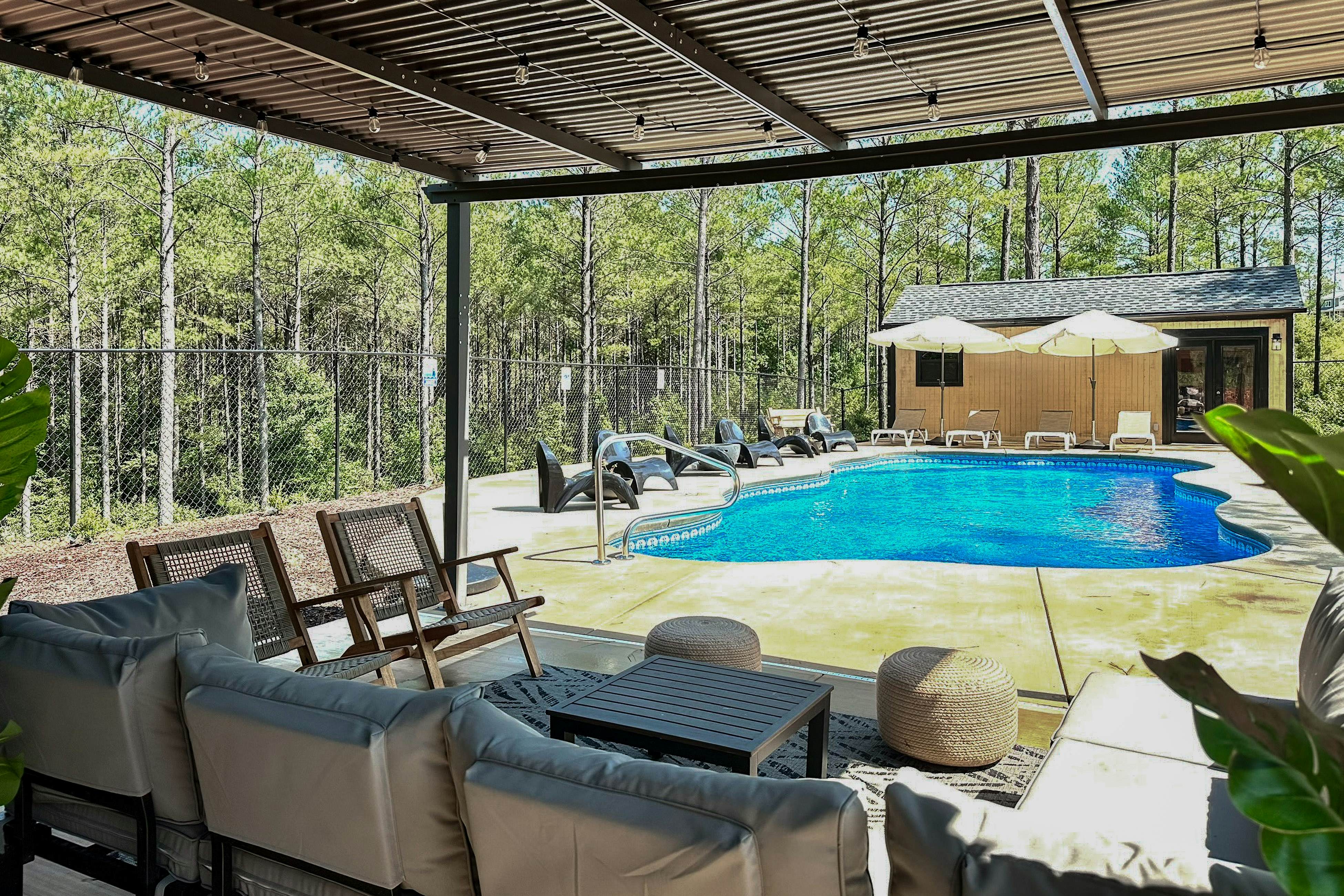 Mountain Peak Lodge - Cabin & Game Room Retreat 