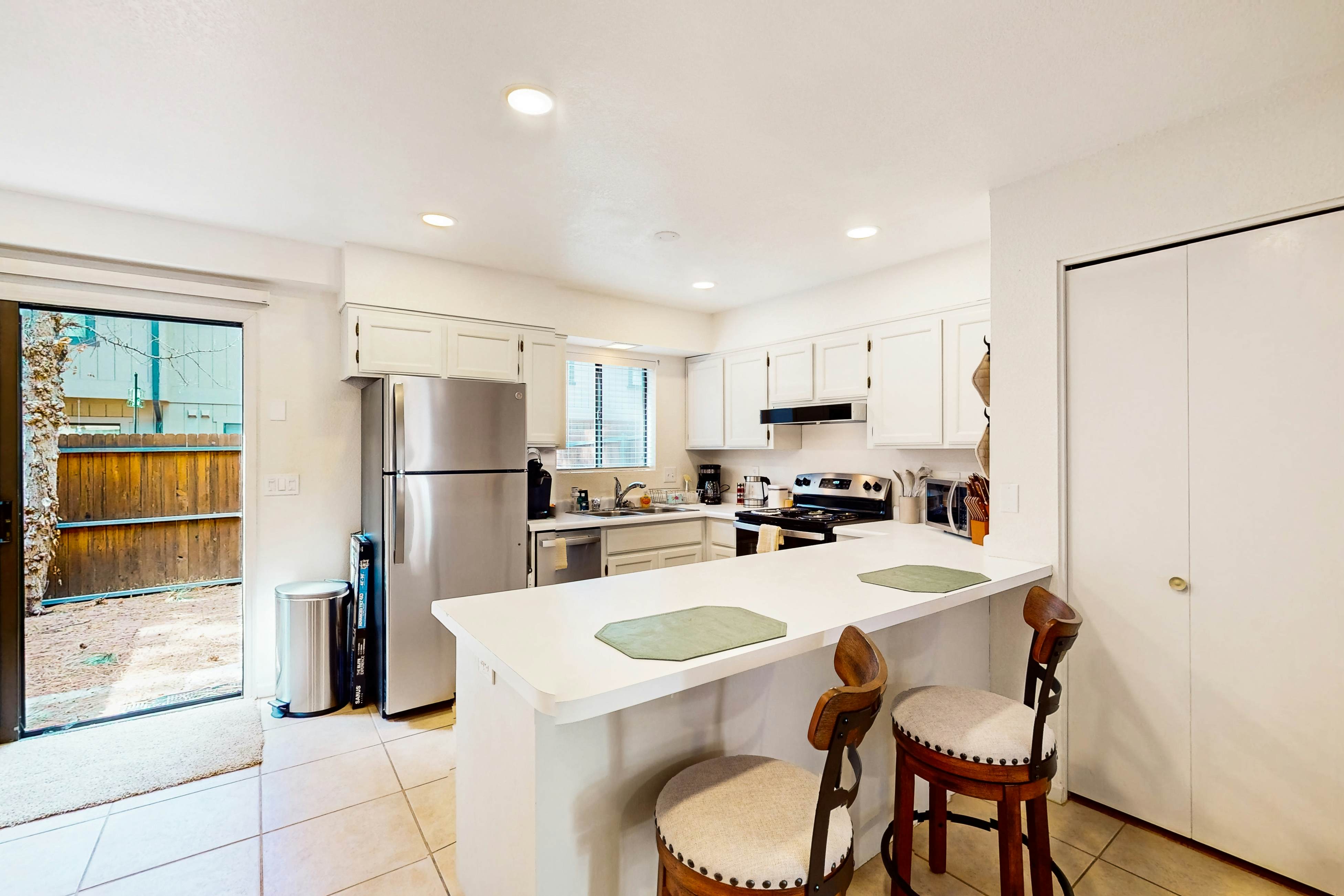 Khunu-Wasi White Mountain Hideaway