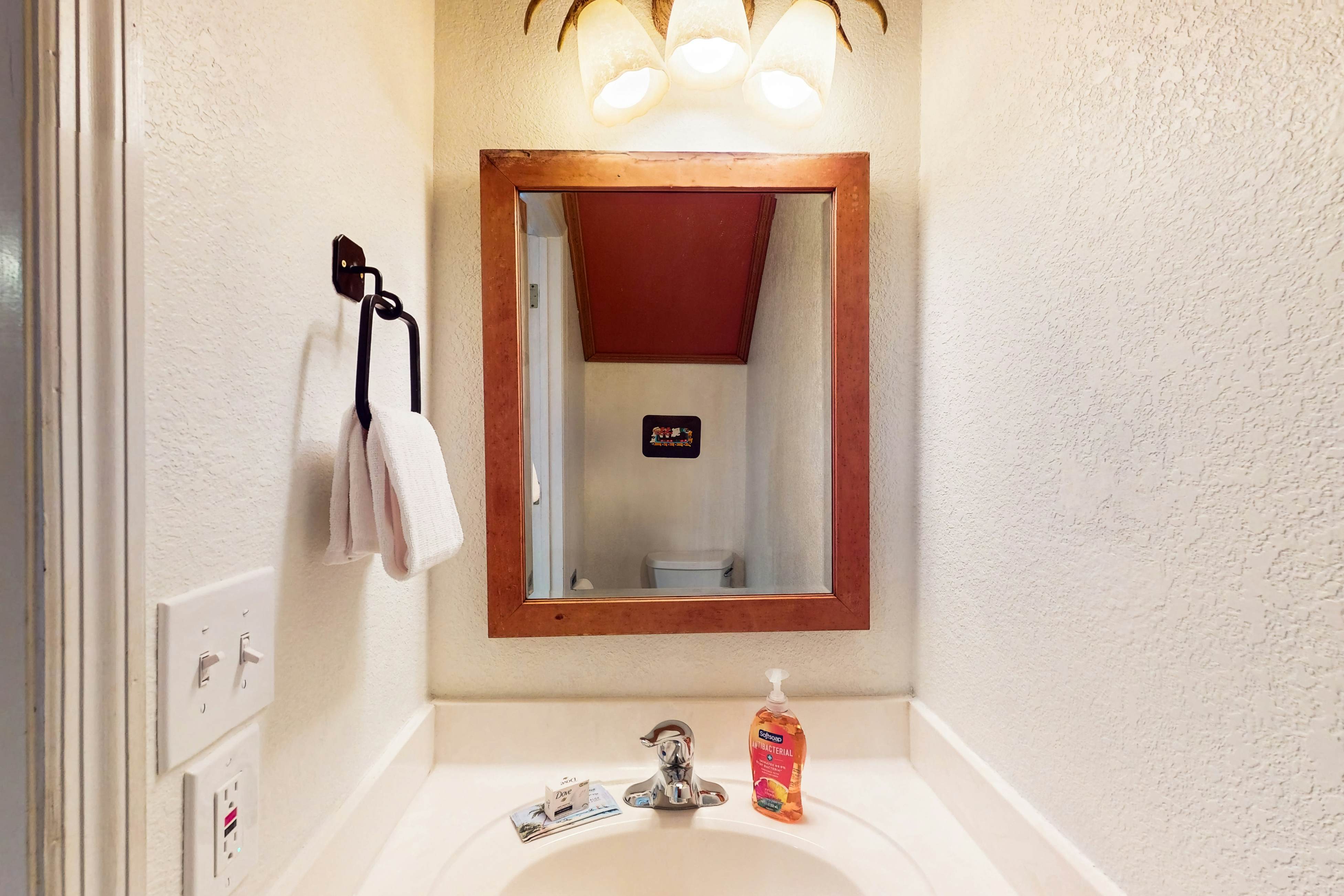 Khunu-Wasi White Mountain Hideaway