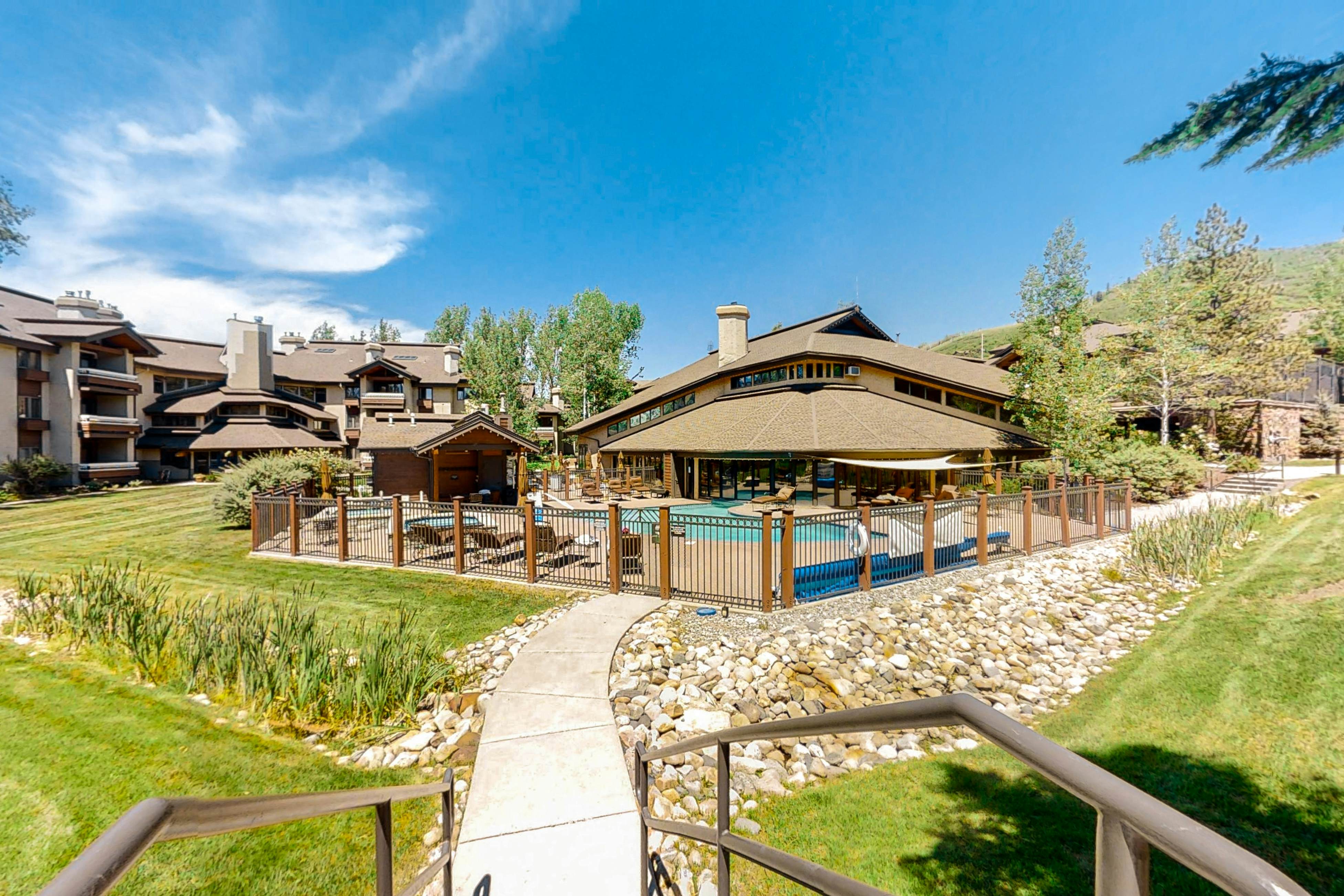 Champagne Lodge 3208