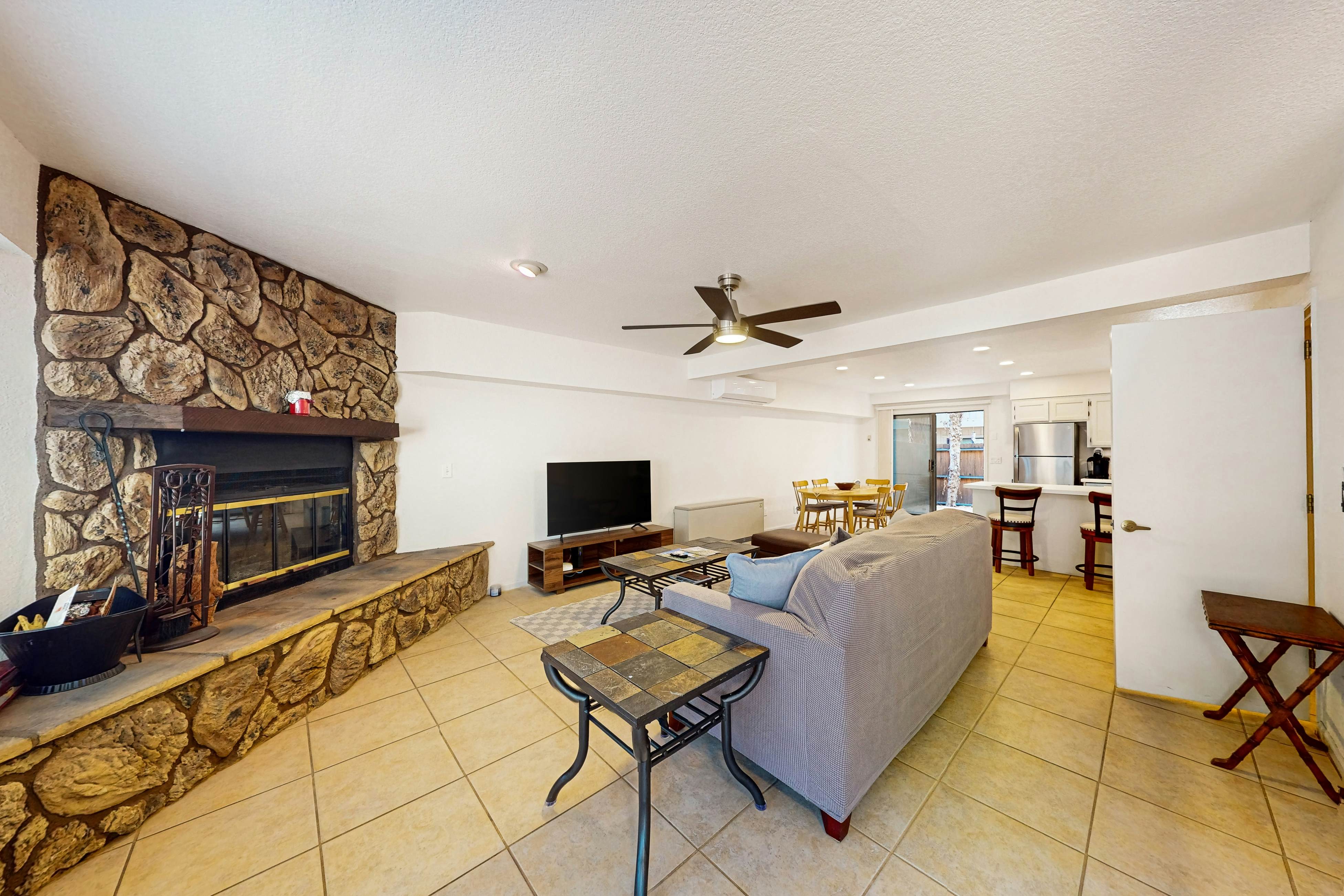 Khunu-Wasi White Mountain Hideaway