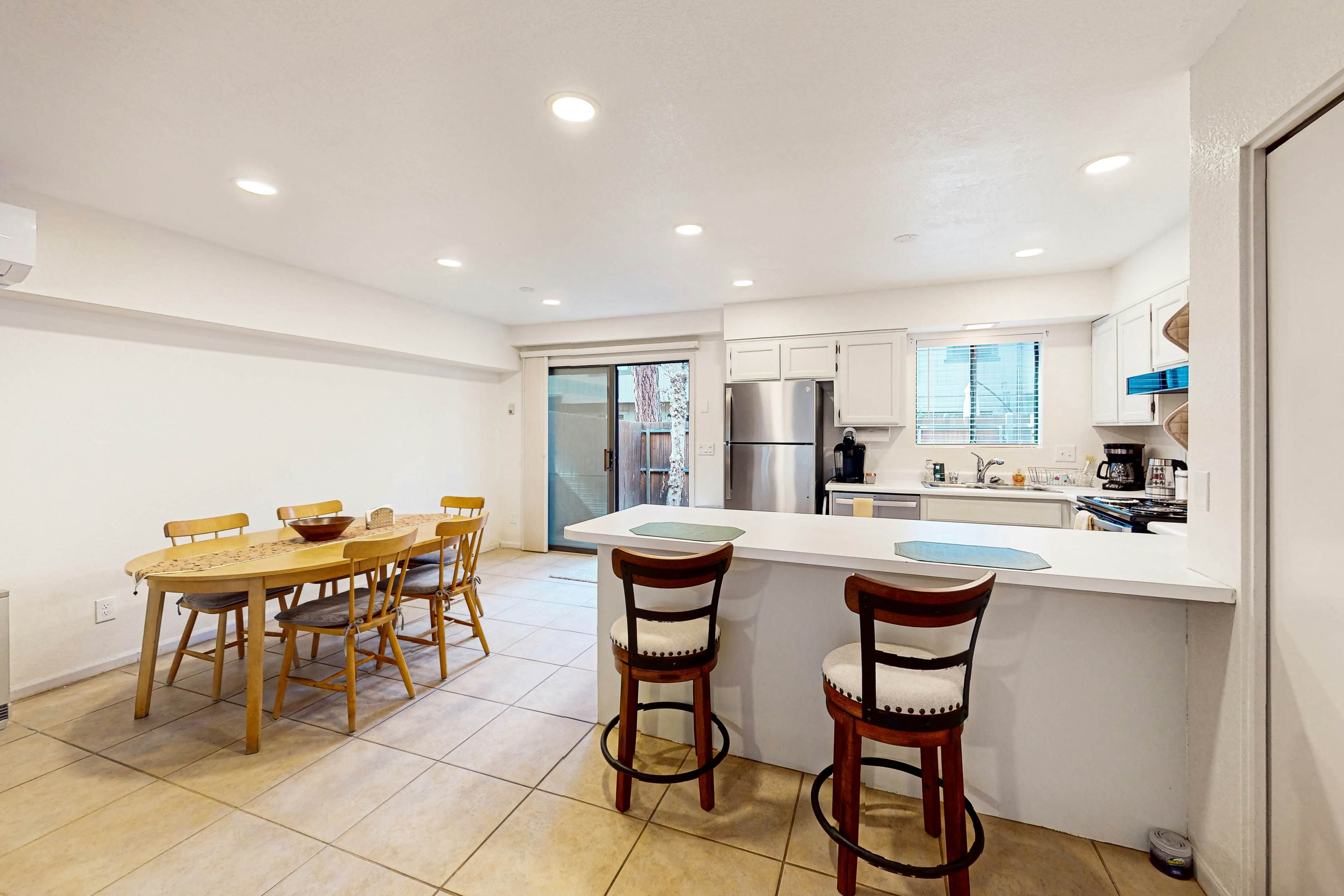 Khunu-Wasi White Mountain Hideaway