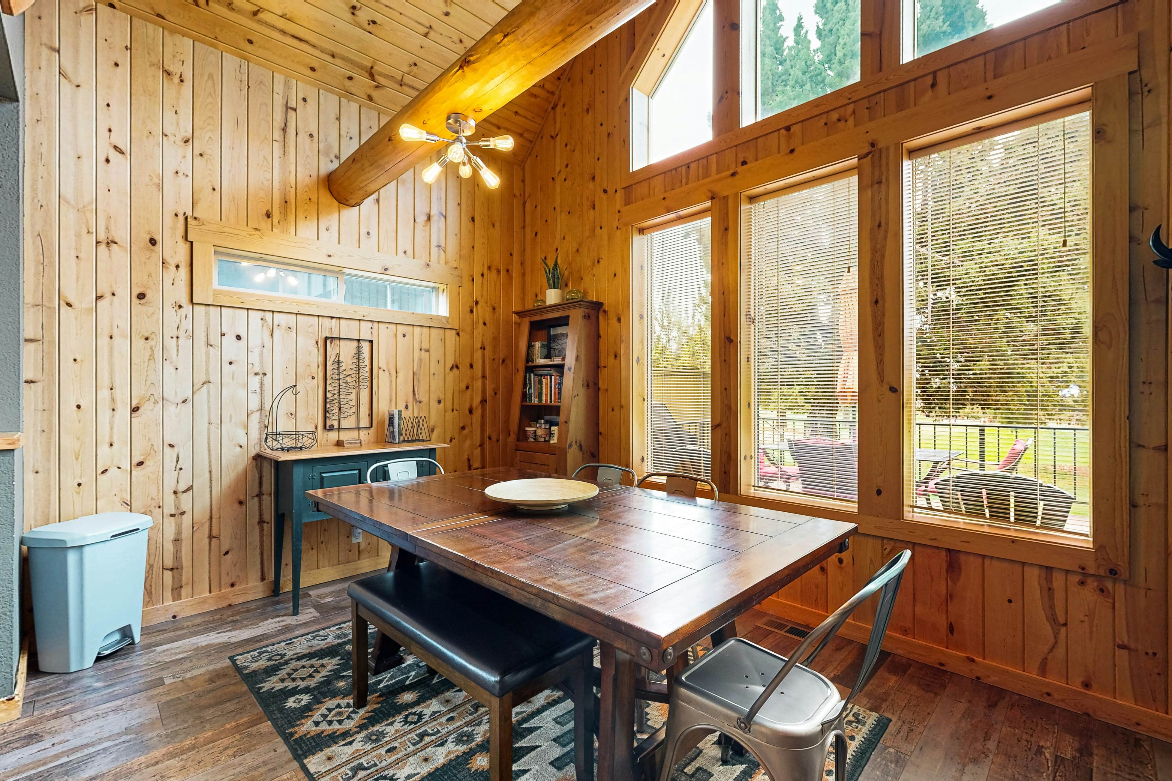 Eagle Crest Elegance