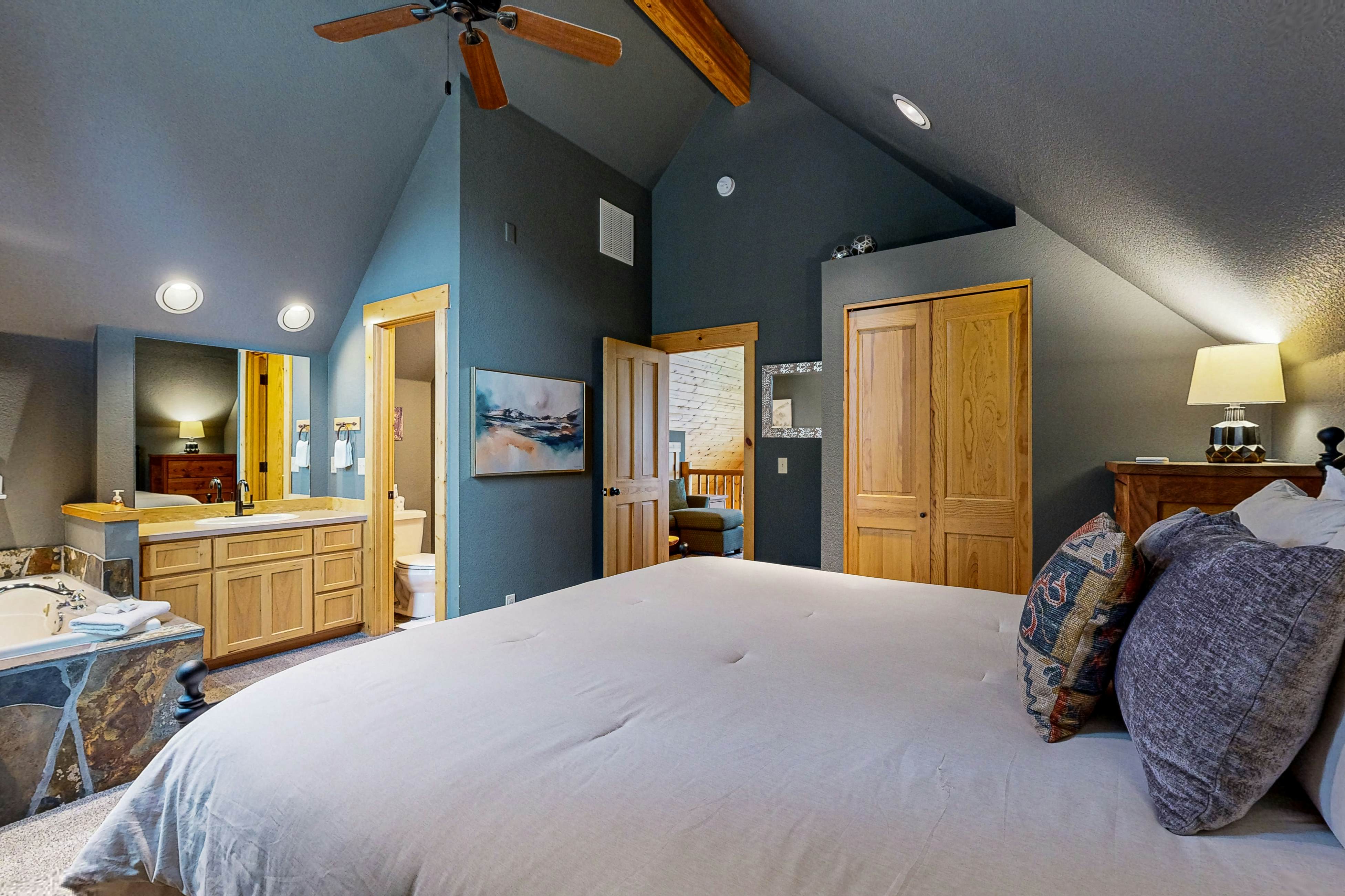 Eagle Crest Elegance