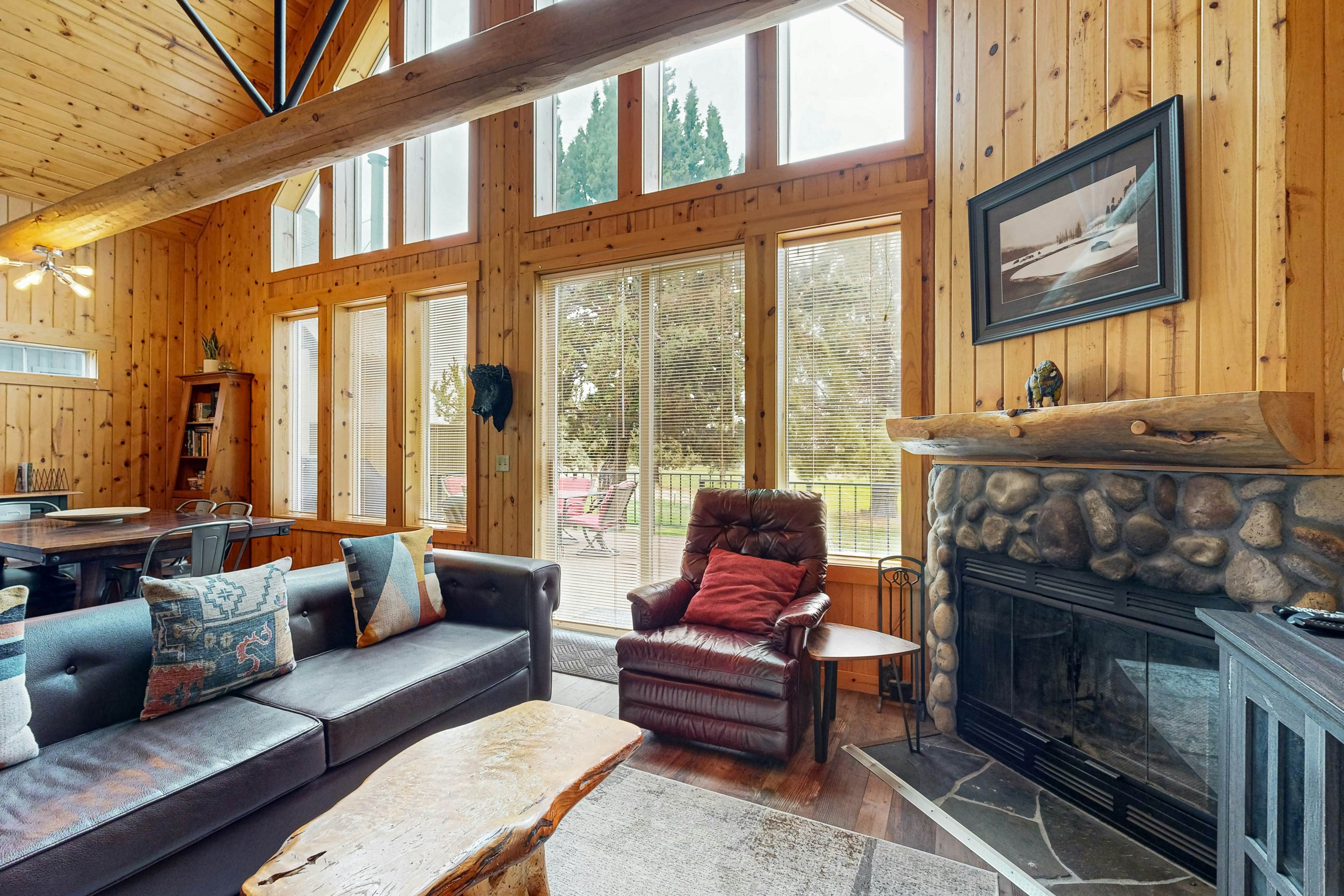 Eagle Crest Elegance